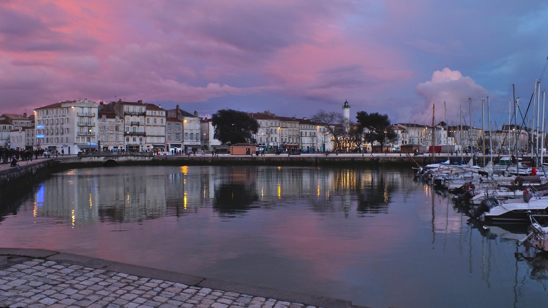 Vente Bureau / Commerce à la Rochelle 0 pièce