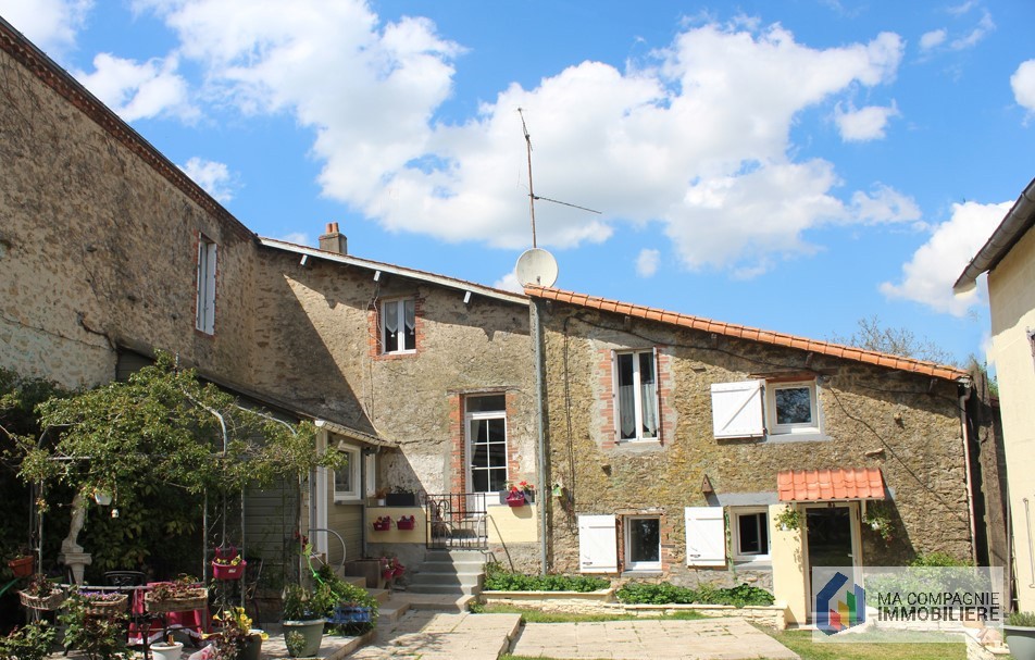 Vente Maison à Saint-Vincent-Sterlanges 12 pièces