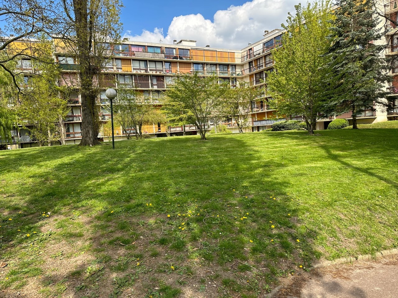 Vente Appartement à Fontenay-le-Fleury 4 pièces