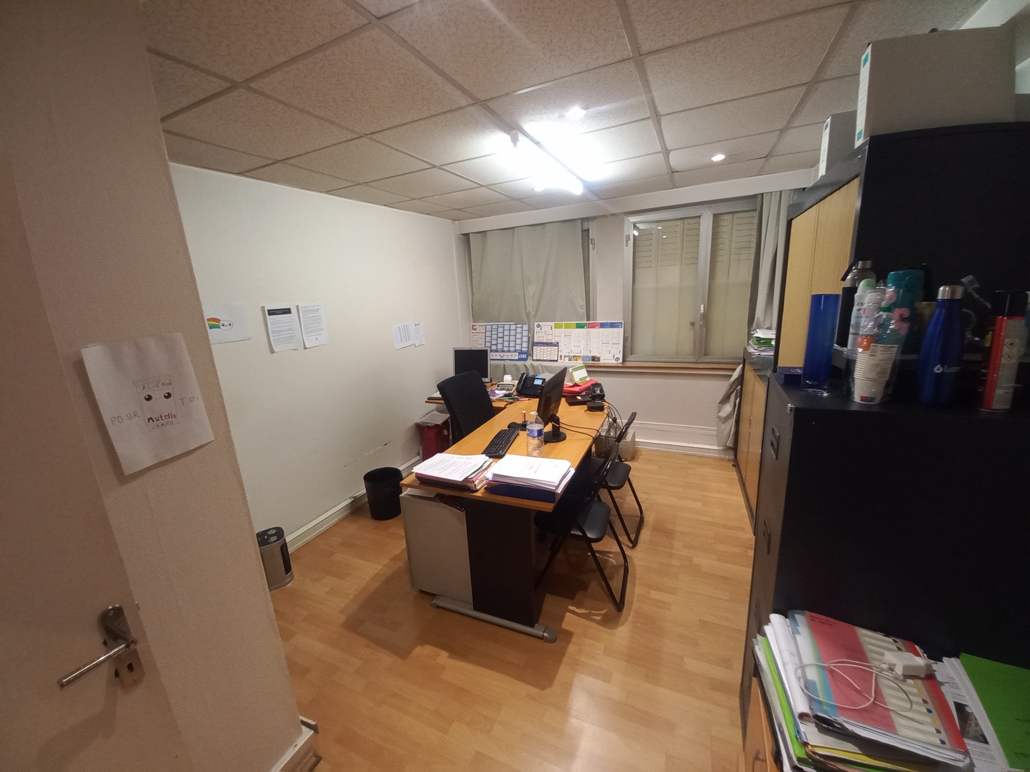 Location Bureau / Commerce à Paris Batignolles-Monceaux 17e arrondissement 0 pièce