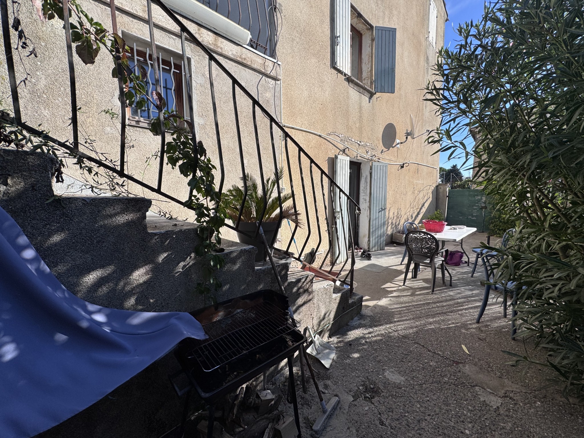 Vente Bureau / Commerce à Peyrolles-en-Provence 7 pièces