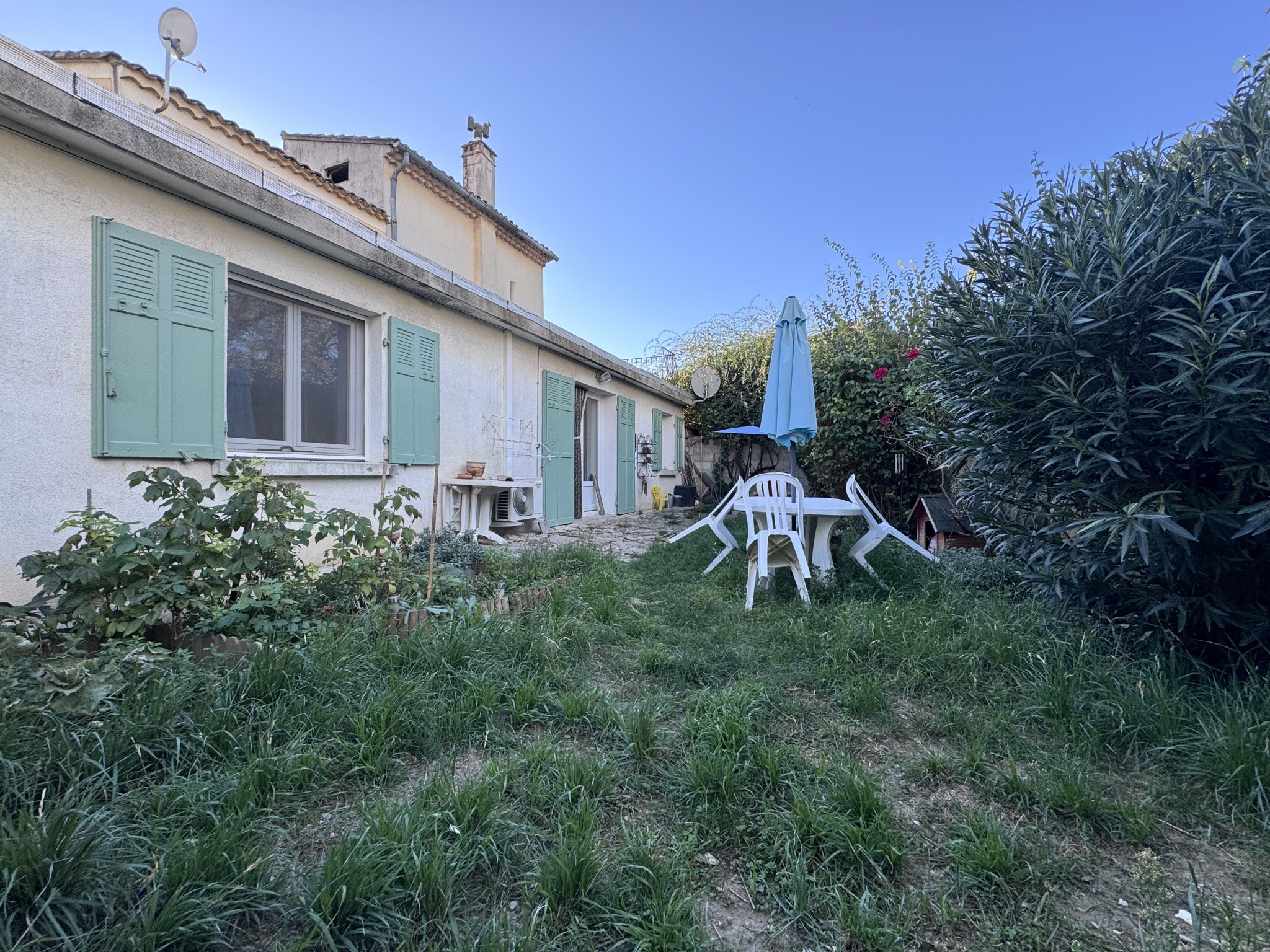 Vente Bureau / Commerce à Peyrolles-en-Provence 7 pièces