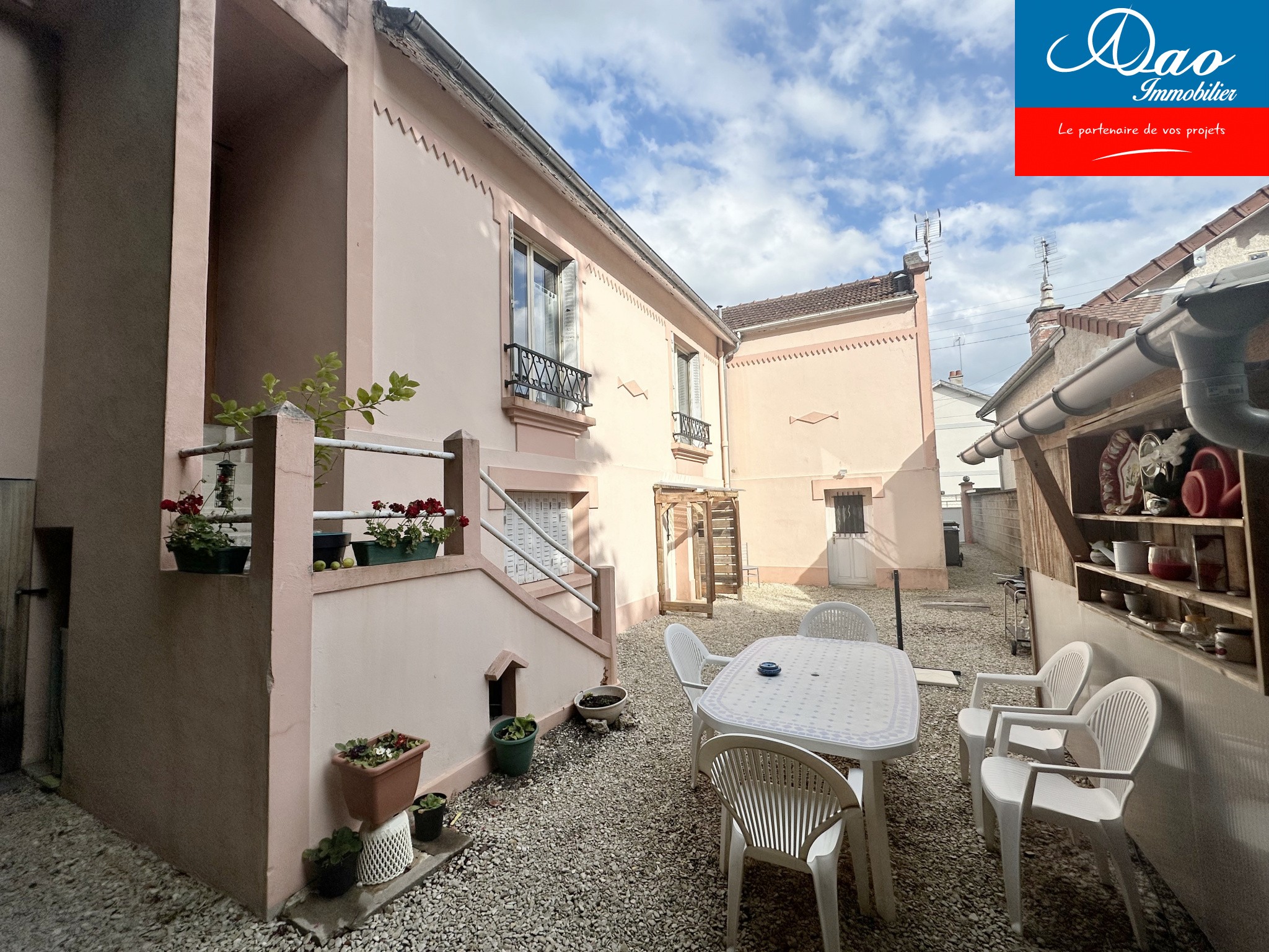 Vente Appartement à Saint-Julien-les-Villas 6 pièces