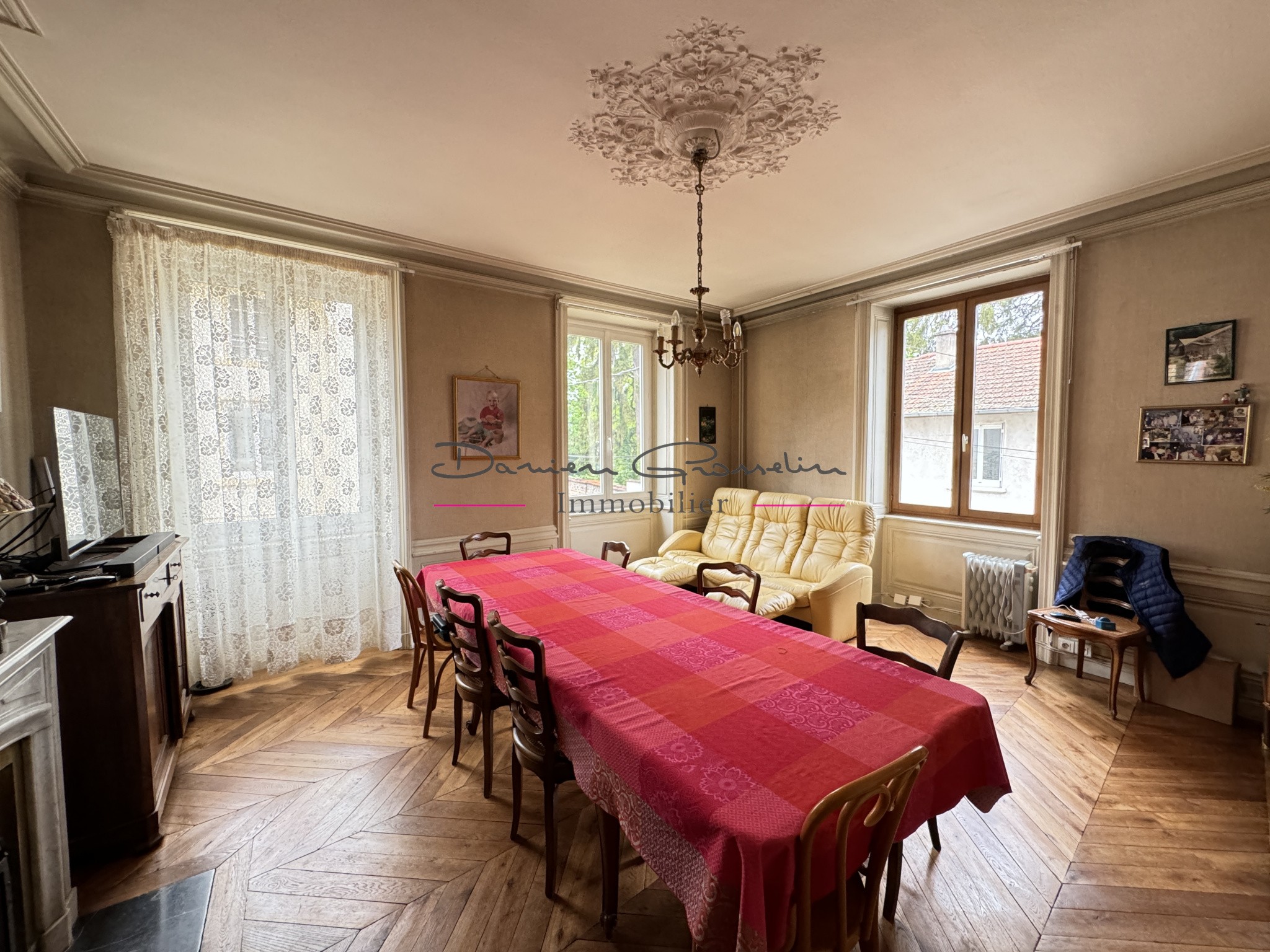 Vente Maison à Bourg-de-Thizy 8 pièces