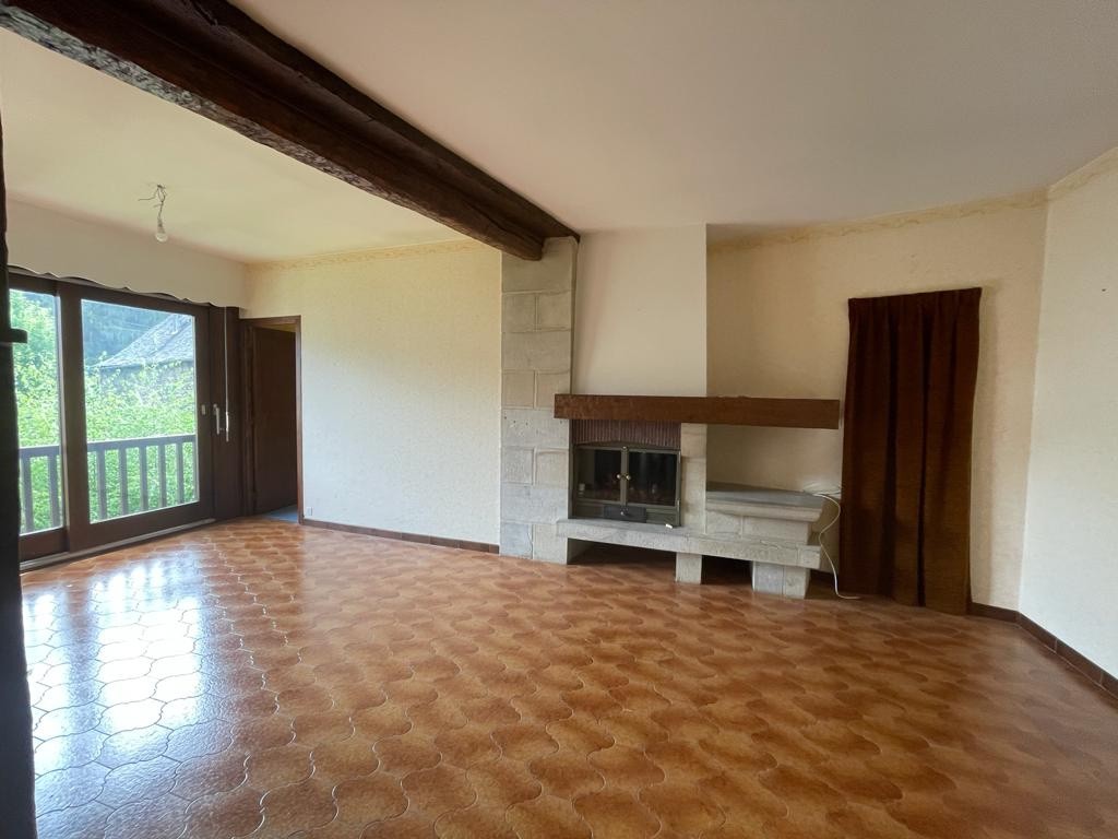 Vente Appartement à Saint-Geniez-d'Olt-et-d'Aubrac 6 pièces