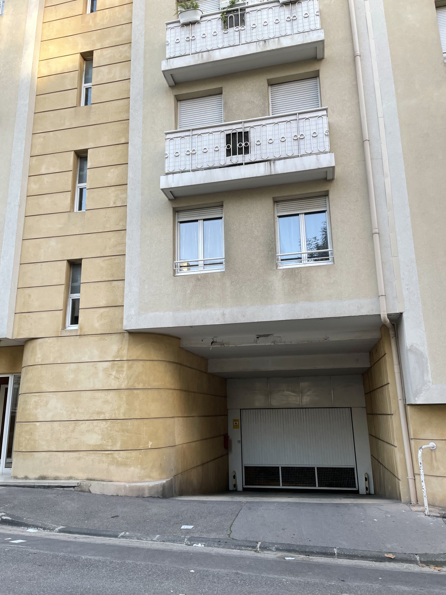 Location Garage / Parking à Marseille 8e arrondissement 0 pièce