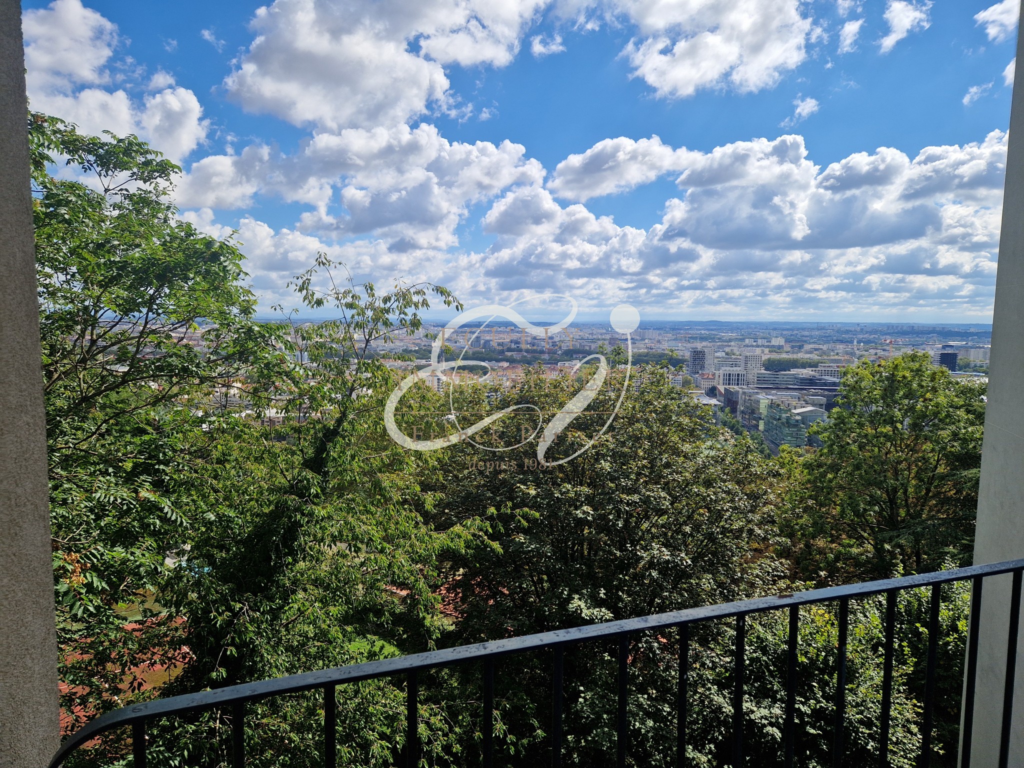 Location Appartement à Sainte-Foy-lès-Lyon 7 pièces