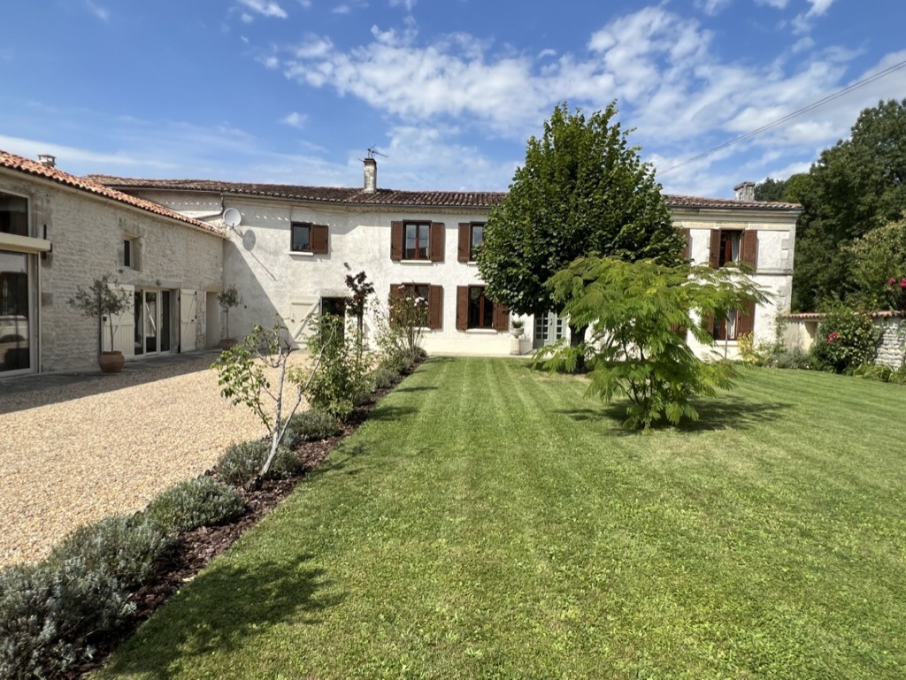 Vente Maison à Saint-Martin-de-Juillers 15 pièces