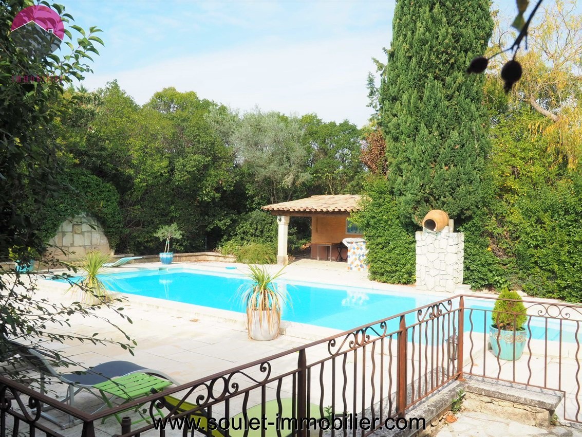 Vente Maison à l'Isle-sur-la-Sorgue 16 pièces