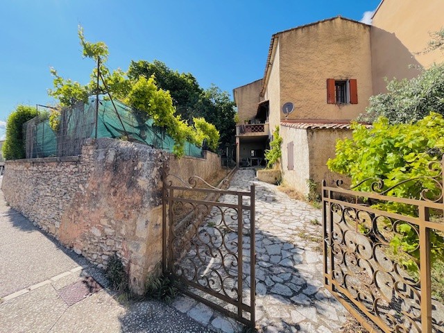 Vente Maison à Saint-Saturnin-lès-Apt 6 pièces