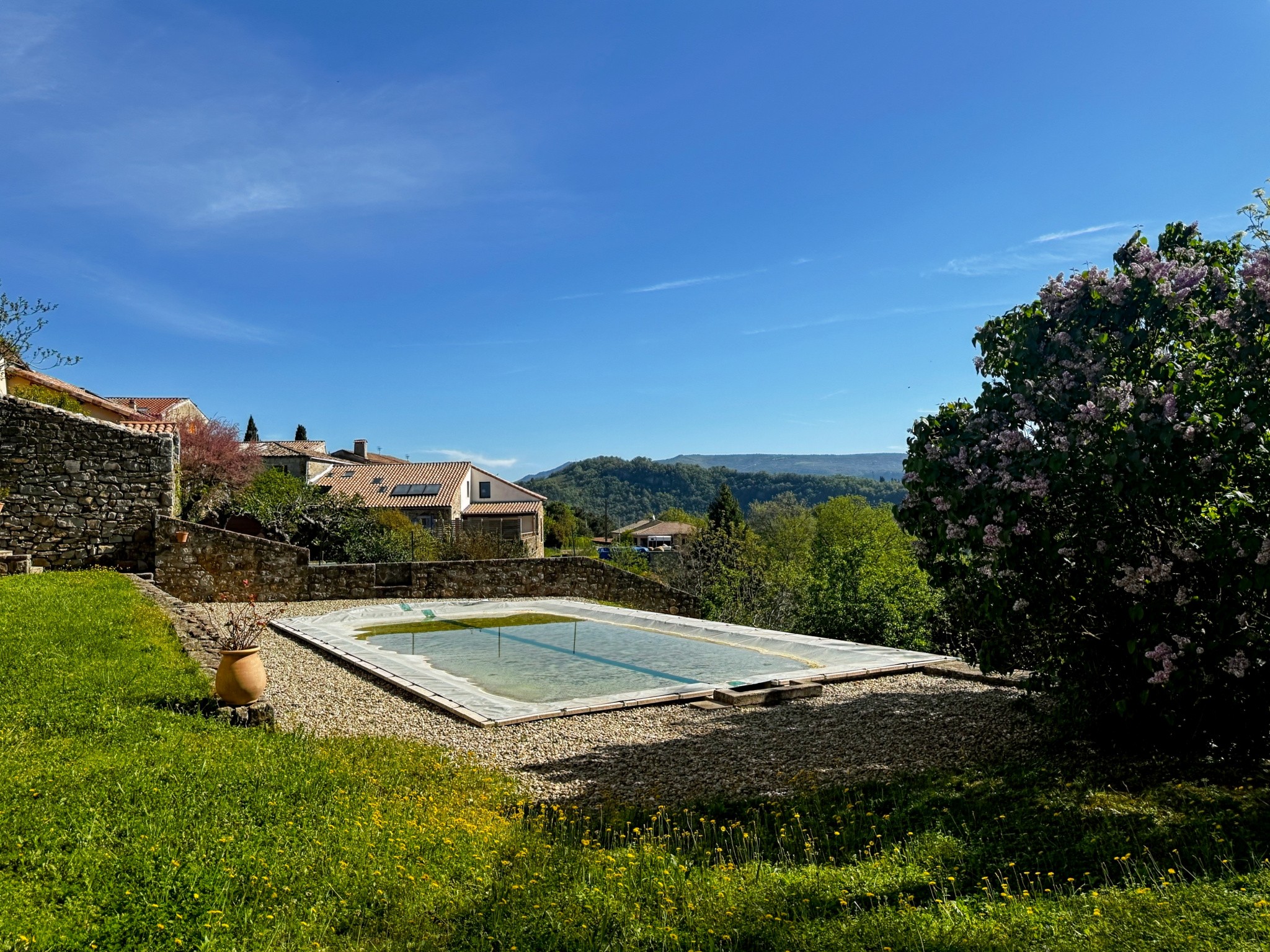 Vente Maison à Saint-Julien-du-Serre 13 pièces