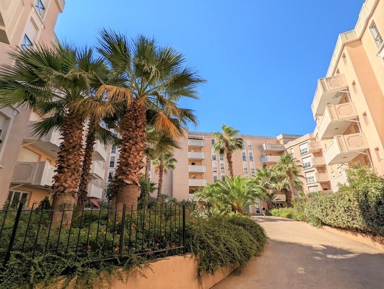 Vente Appartement à Hyères 2 pièces