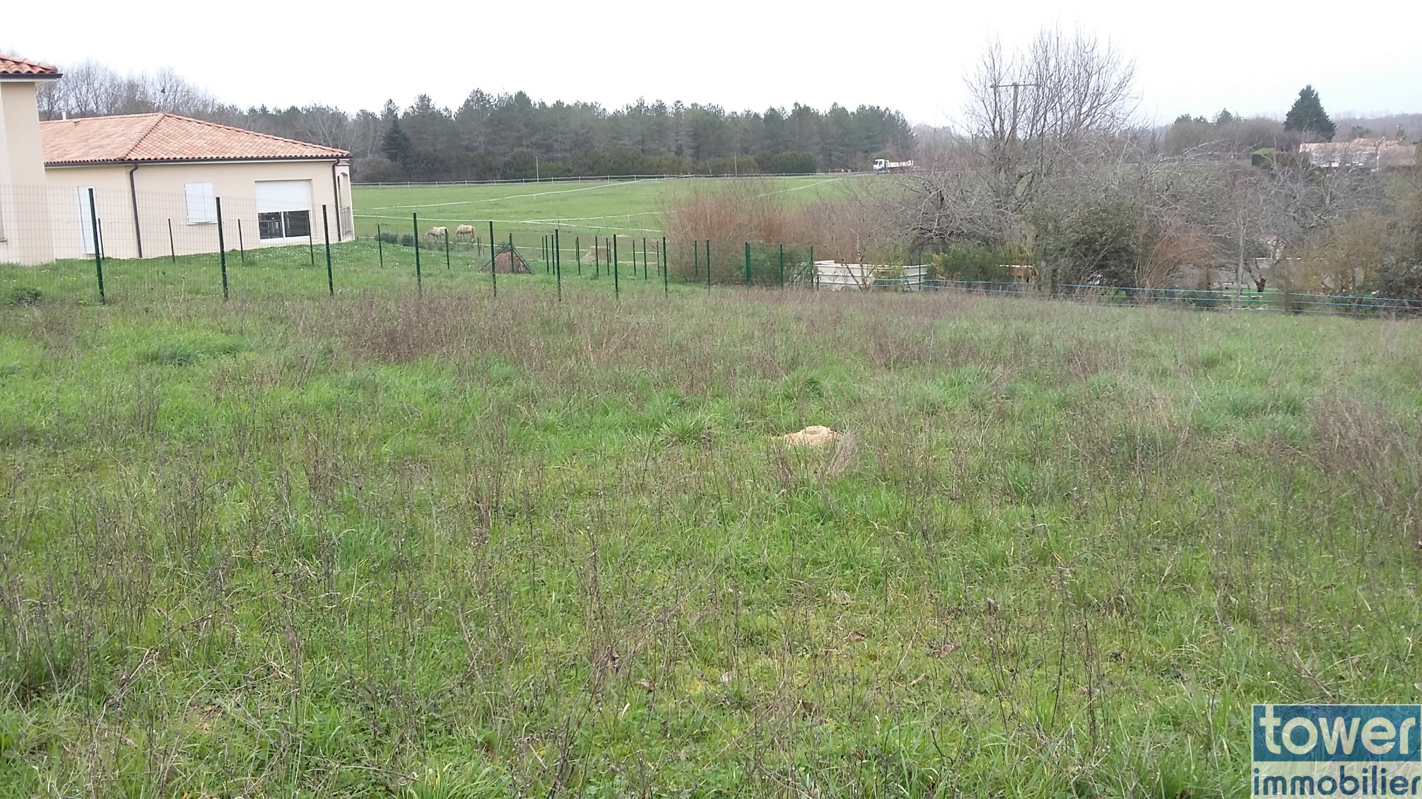 Vente Terrain à Garat 0 pièce