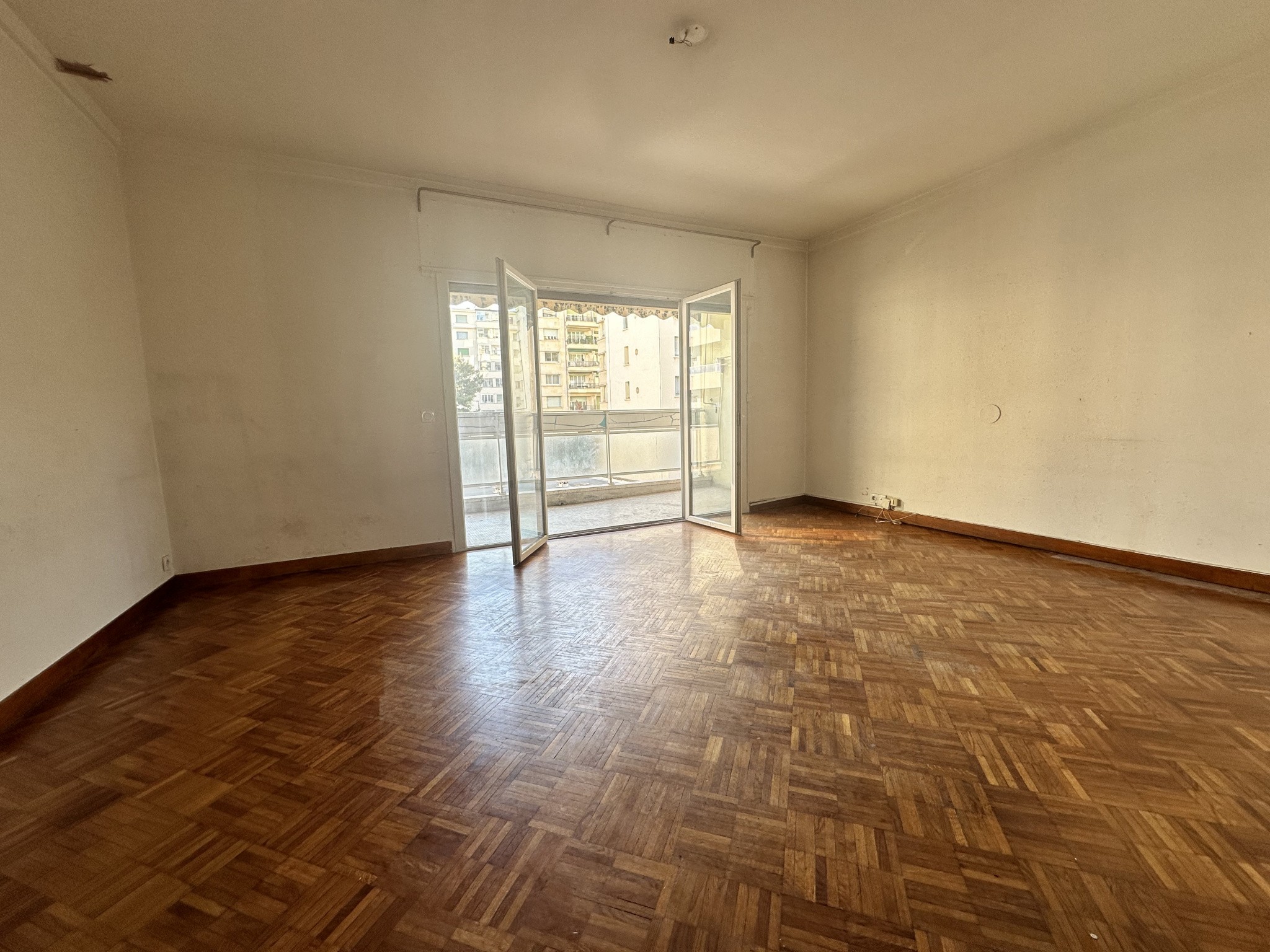 Vente Appartement à Marseille 8e arrondissement 4 pièces