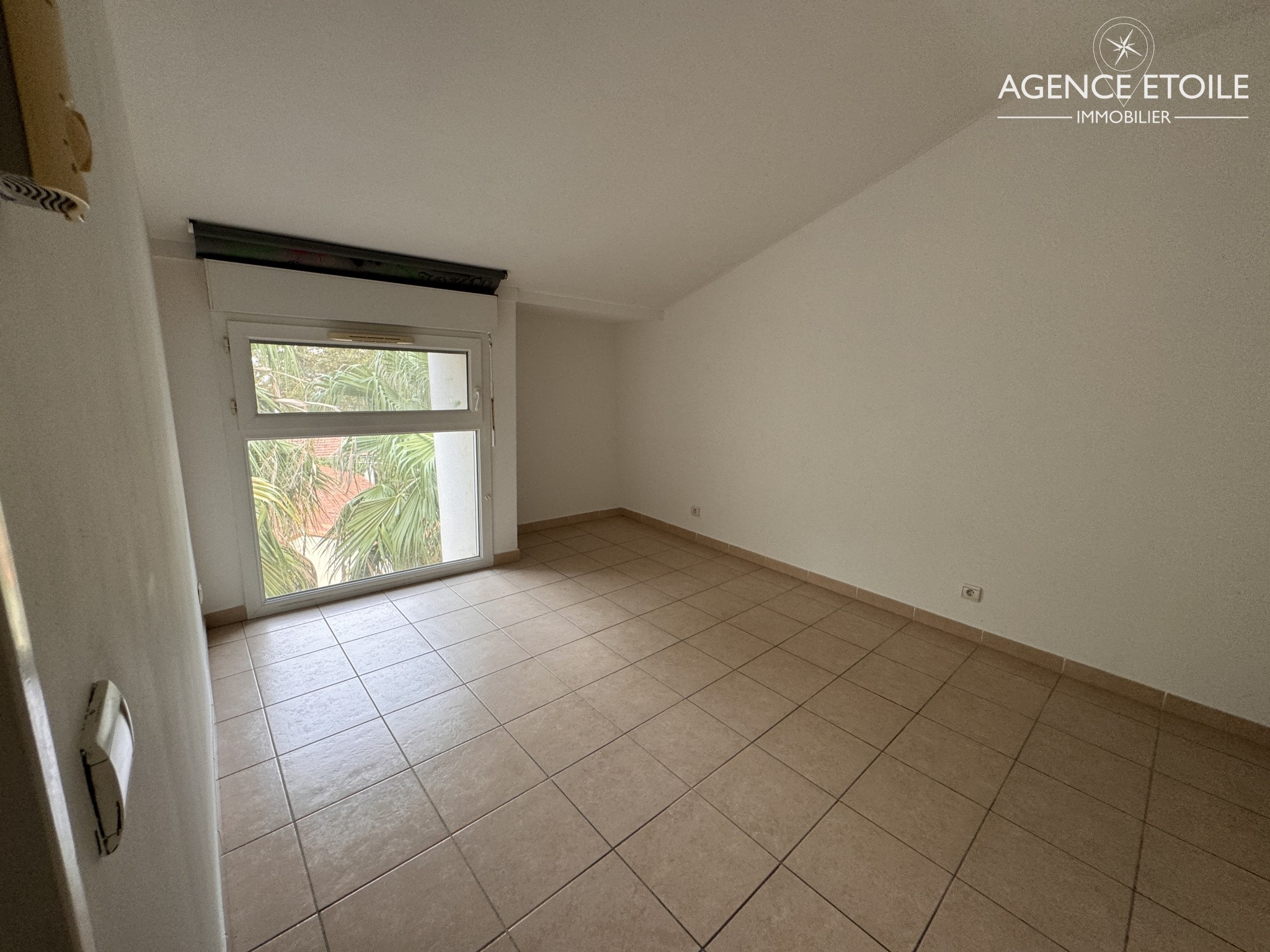 Location Appartement à Marseille 8e arrondissement 4 pièces