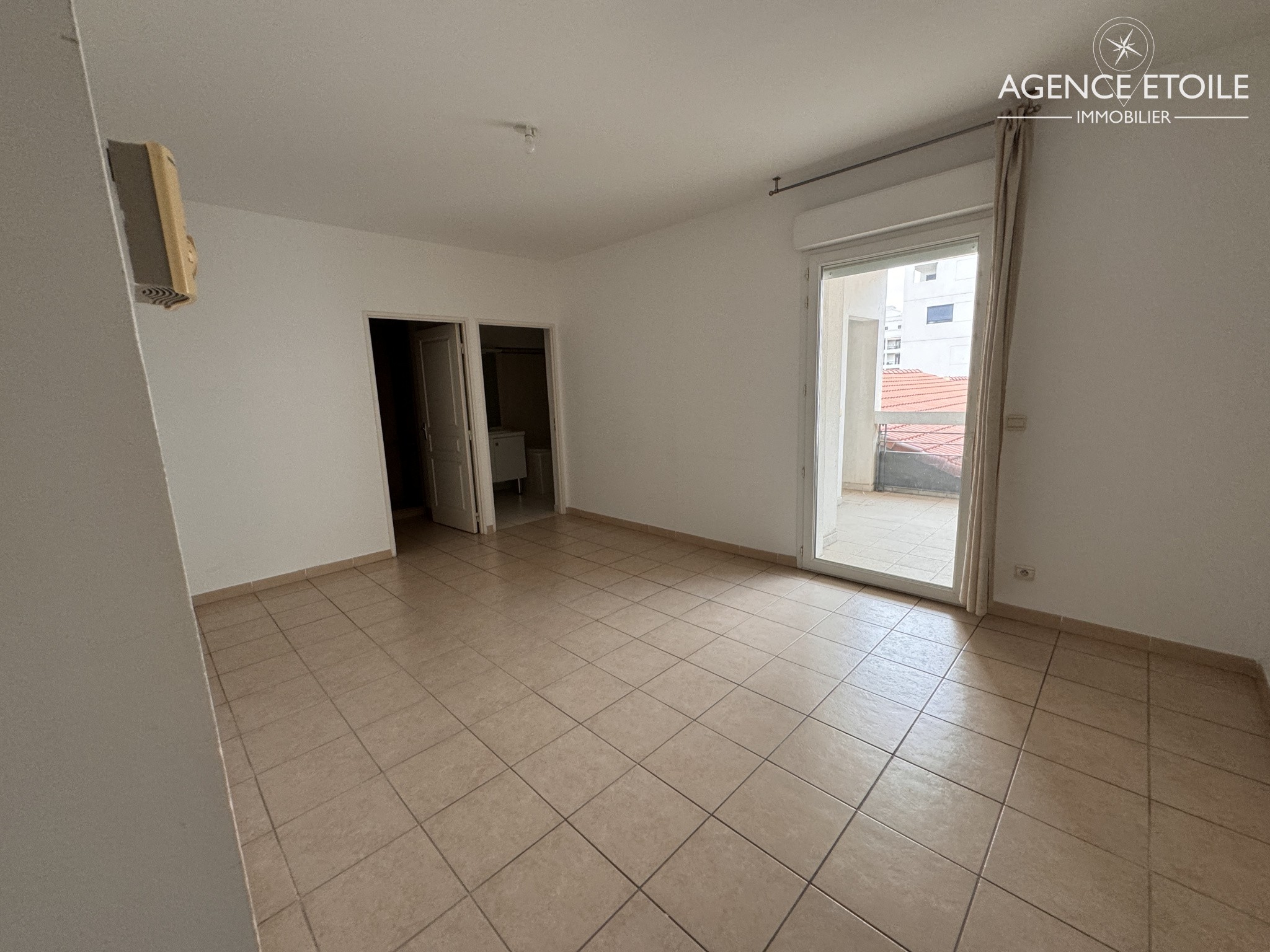 Location Appartement à Marseille 8e arrondissement 4 pièces