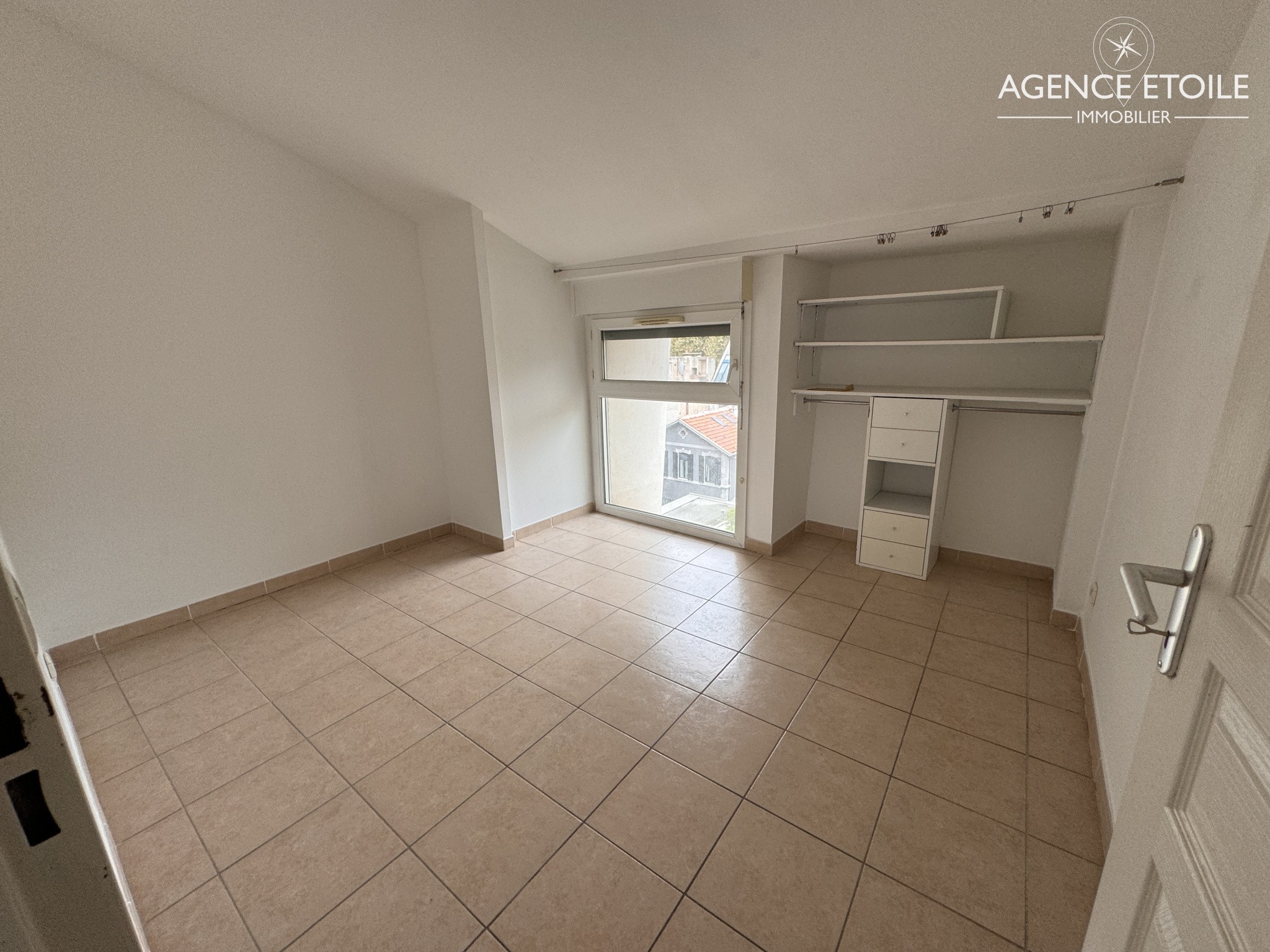 Location Appartement à Marseille 8e arrondissement 4 pièces