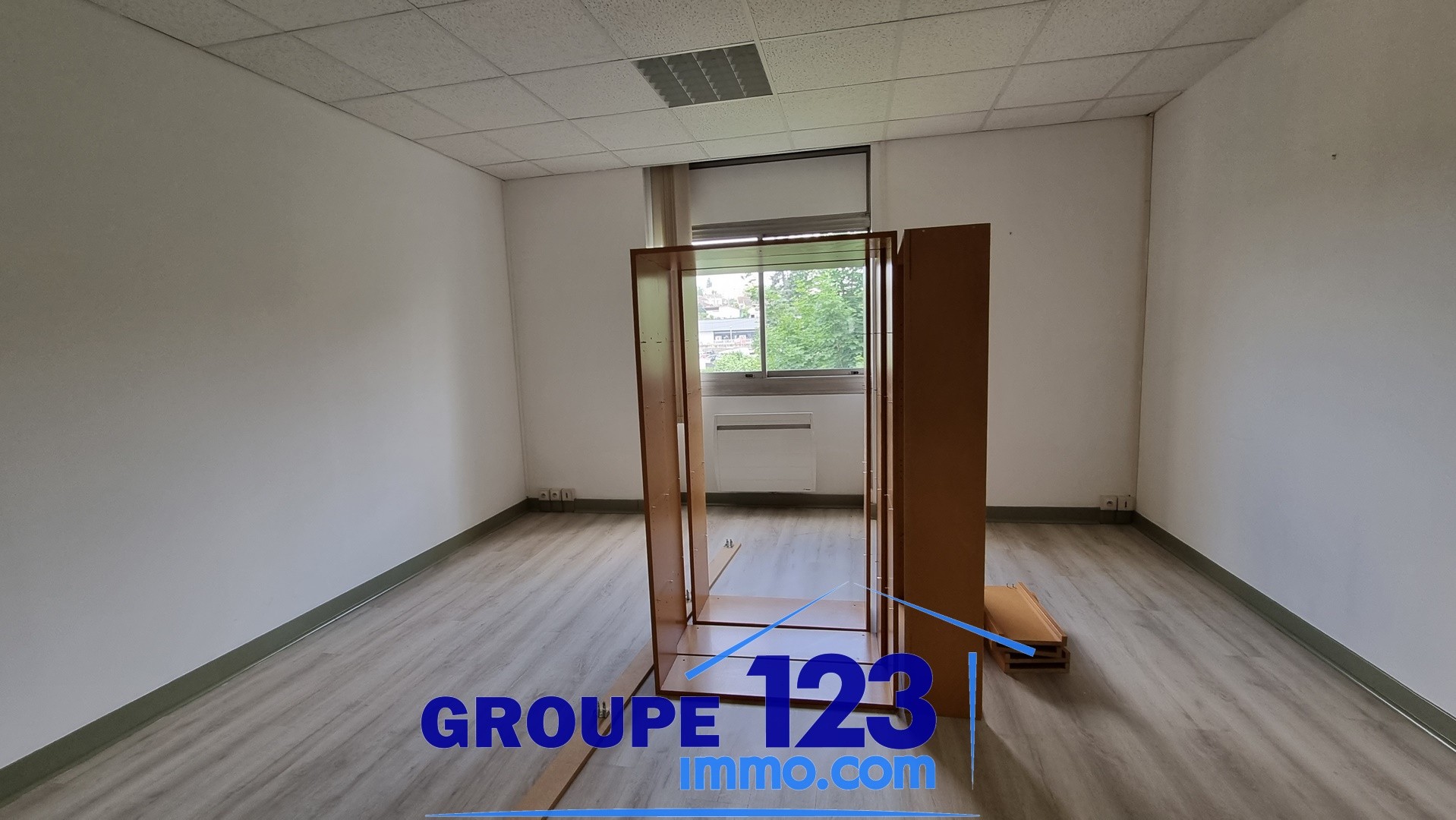 Location Bureau / Commerce à Auxerre 0 pièce