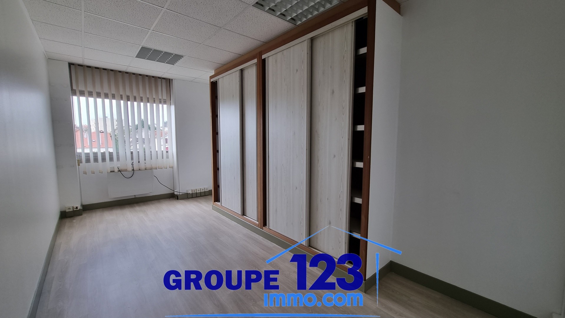 Location Bureau / Commerce à Auxerre 0 pièce