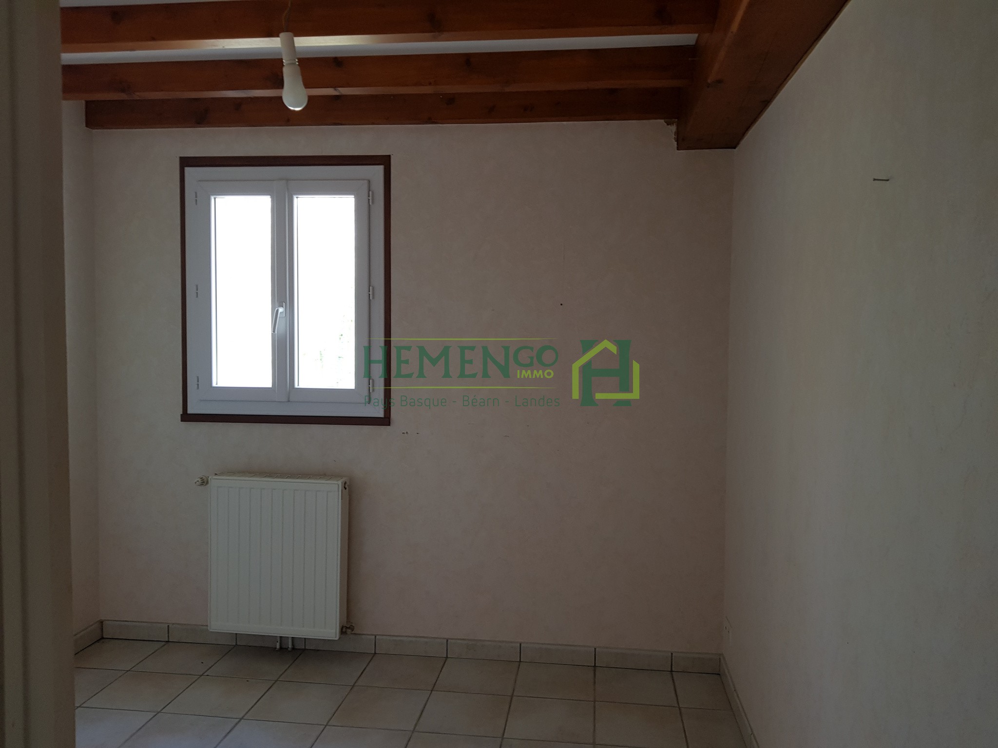 Location Appartement à Laguinge-Restoue 4 pièces