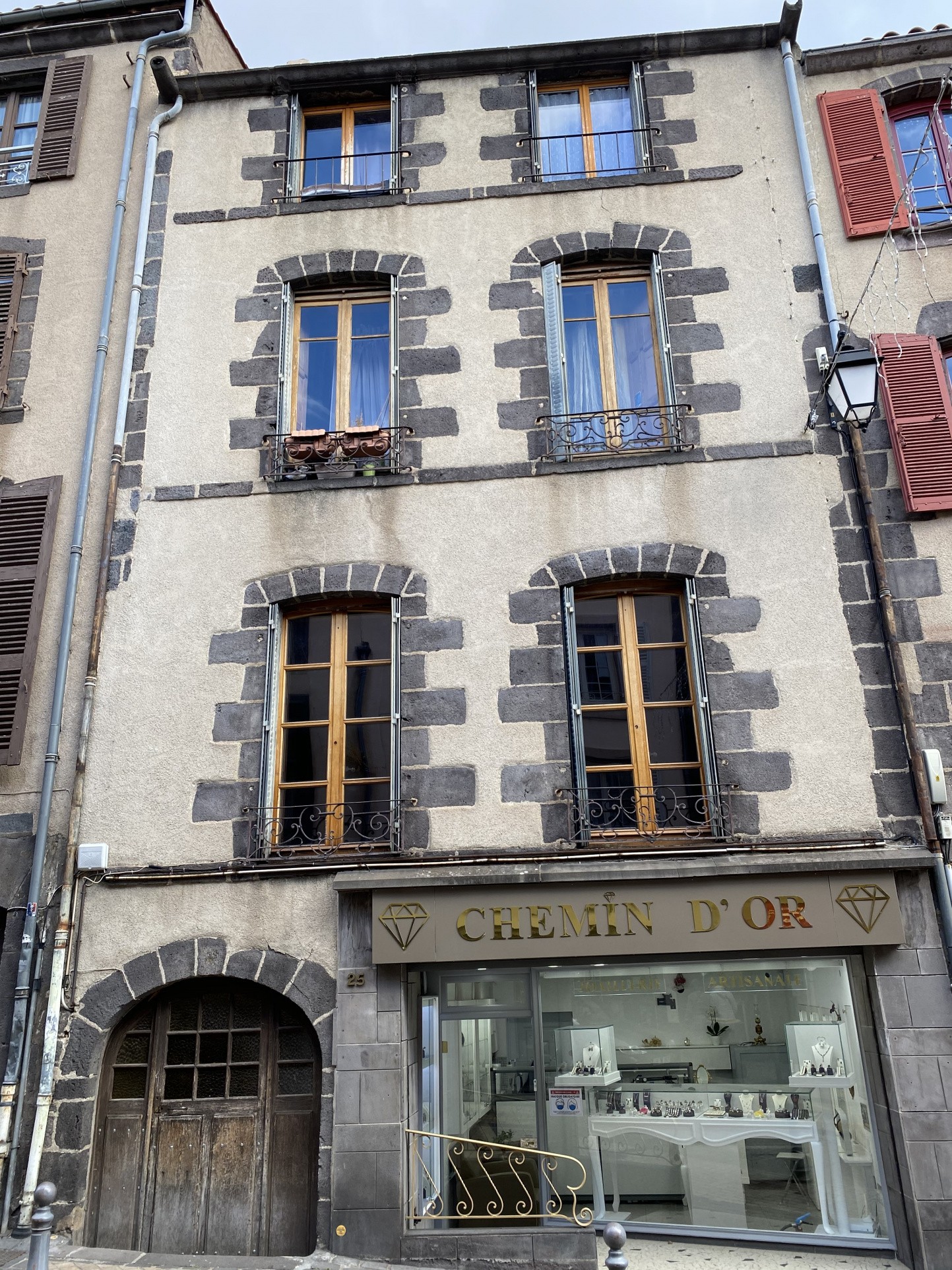 Vente Bureau / Commerce à Clermont-Ferrand 8 pièces