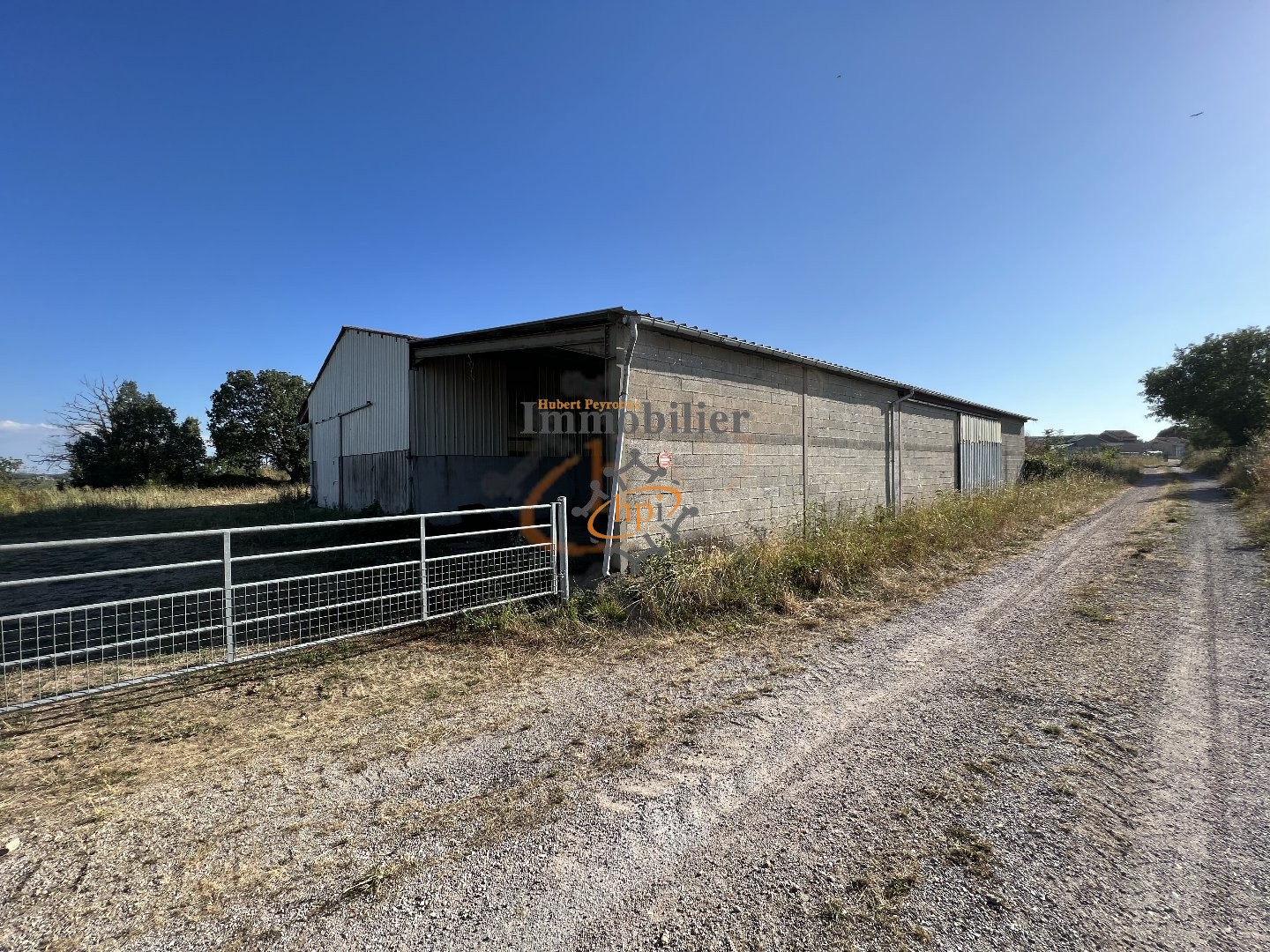 Vente Garage / Parking à Saint-Victor-et-Melvieu 0 pièce