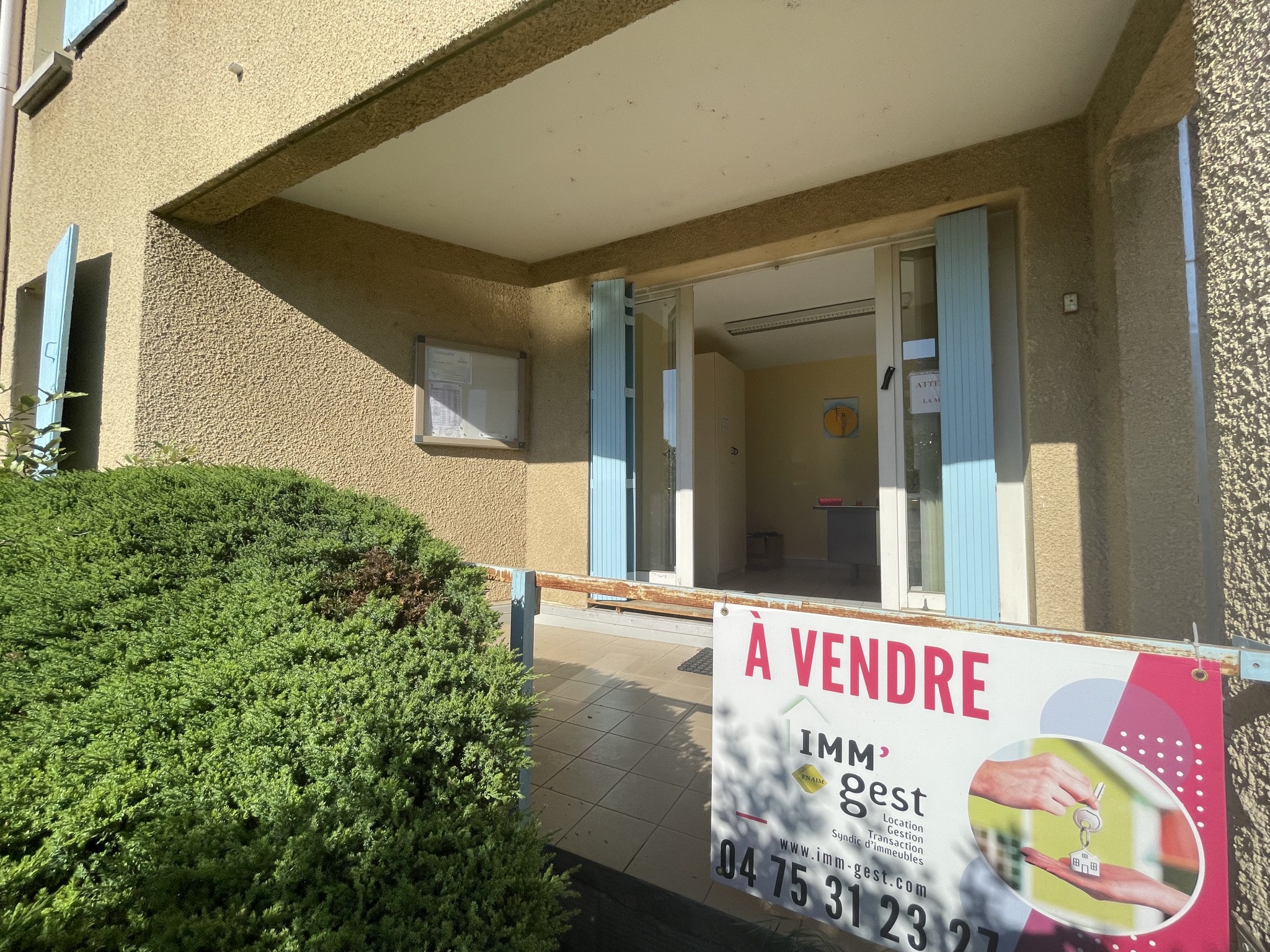 Vente Bureau / Commerce à Saint-Vallier 5 pièces