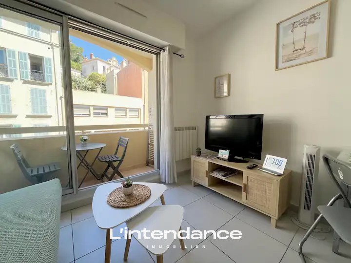 Location Appartement à Hyères 1 pièce