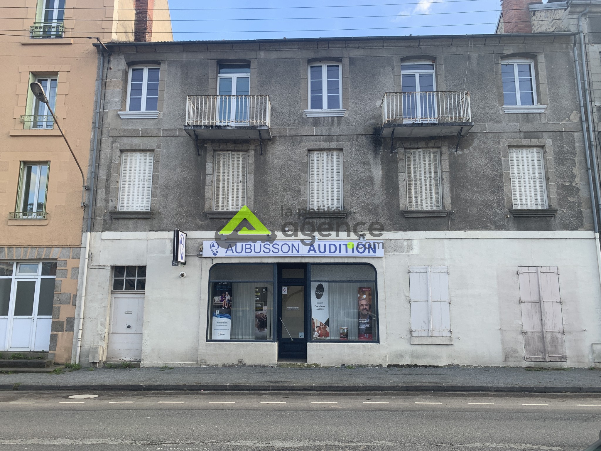 Vente Bureau / Commerce à Aubusson 14 pièces