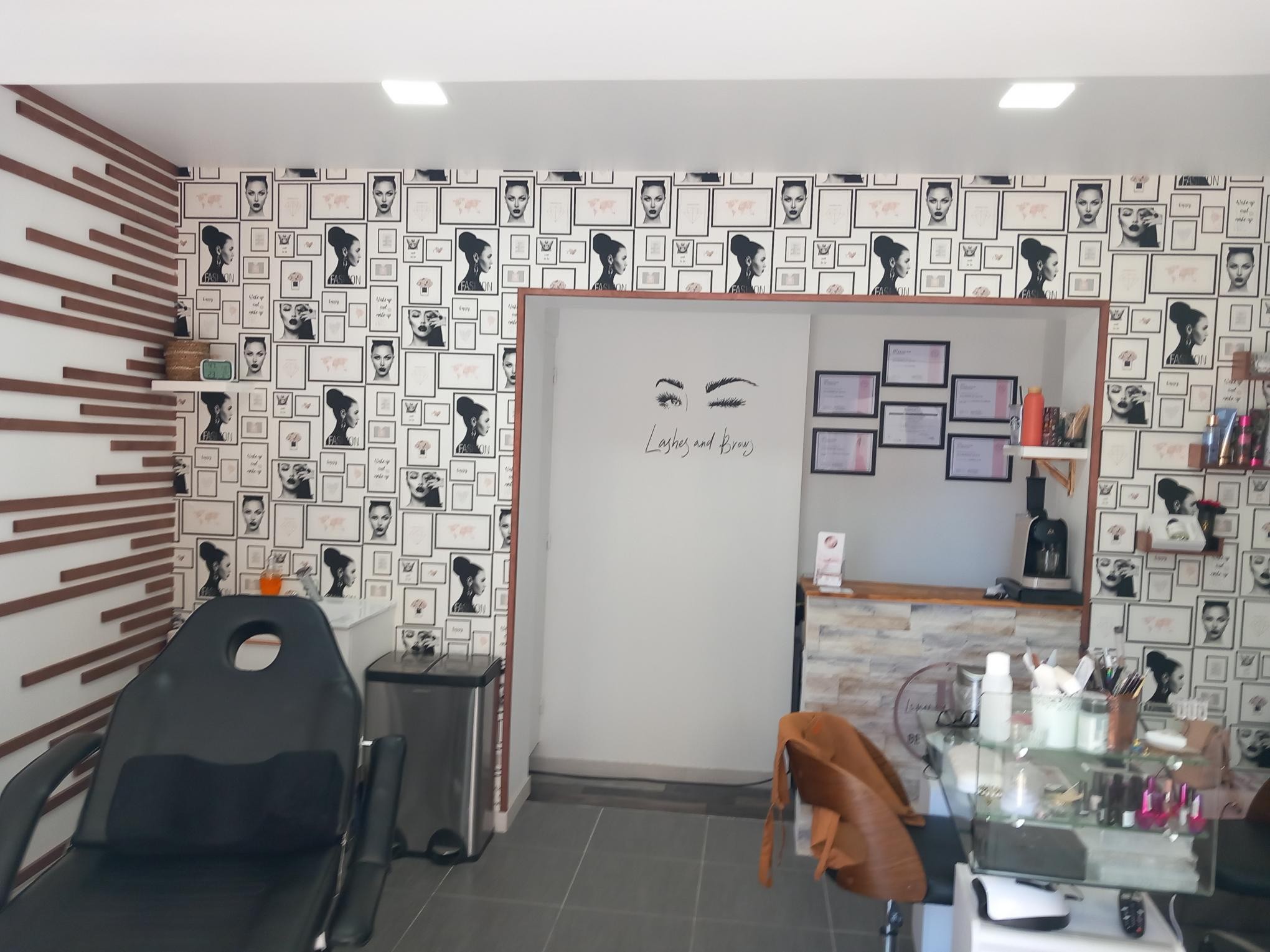 Vente Bureau / Commerce à Aimargues 0 pièce