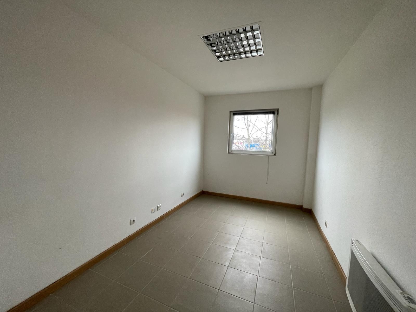 Location Bureau / Commerce à Kingersheim 5 pièces