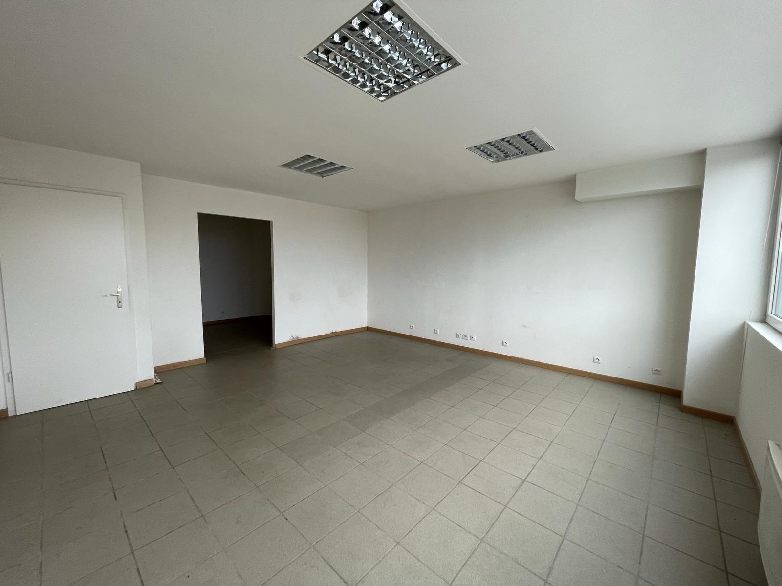 Location Bureau / Commerce à Kingersheim 5 pièces