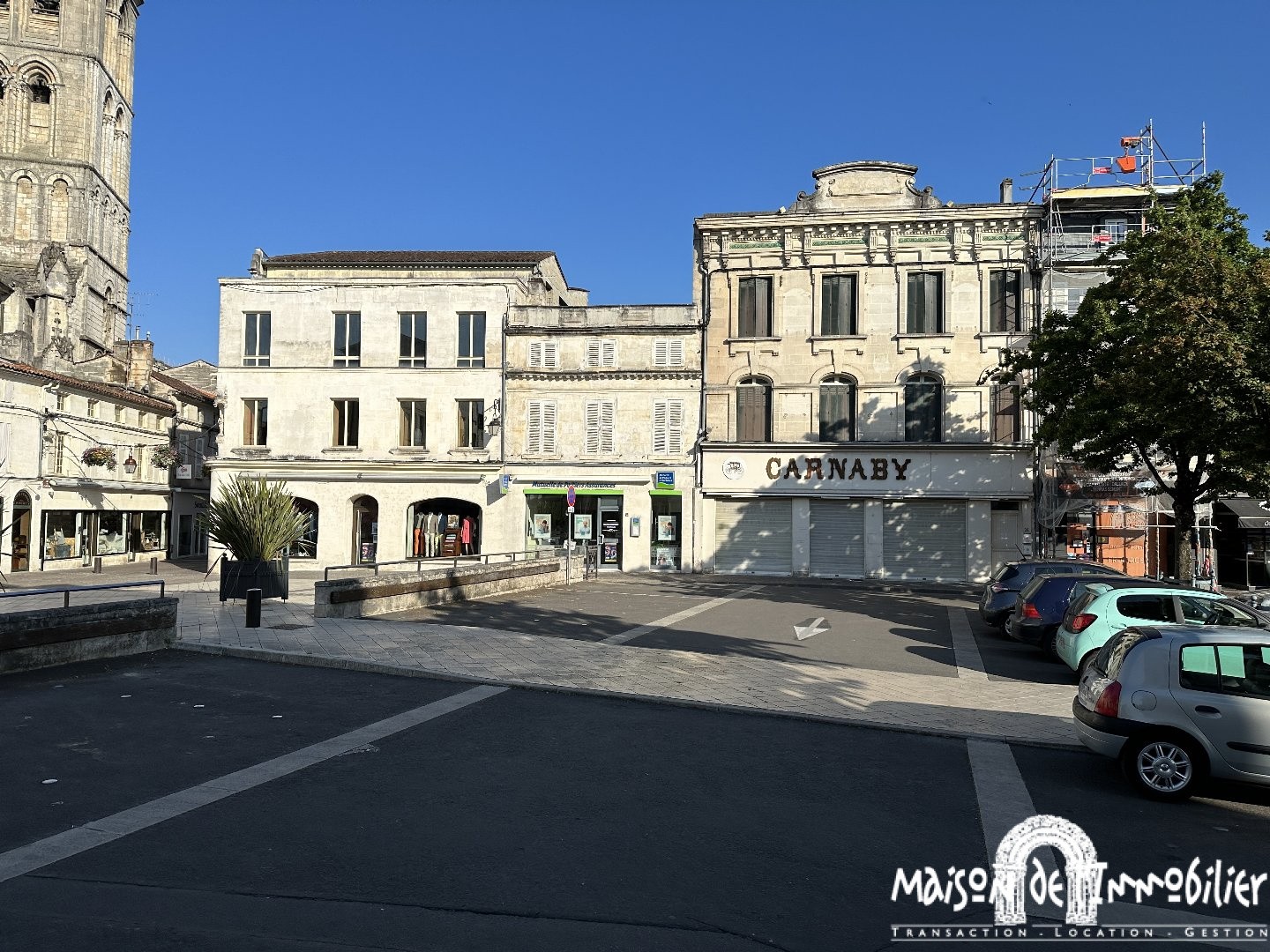 Location Bureau / Commerce à Cognac 3 pièces