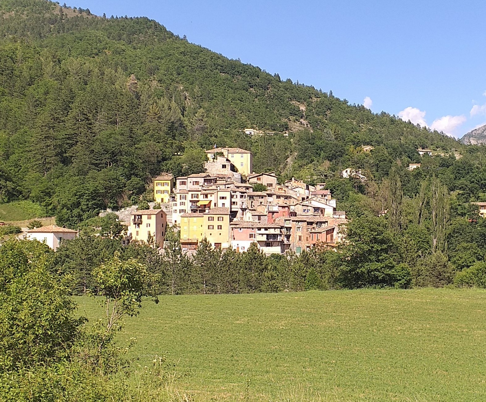 Vente Appartement à Sausses 3 pièces