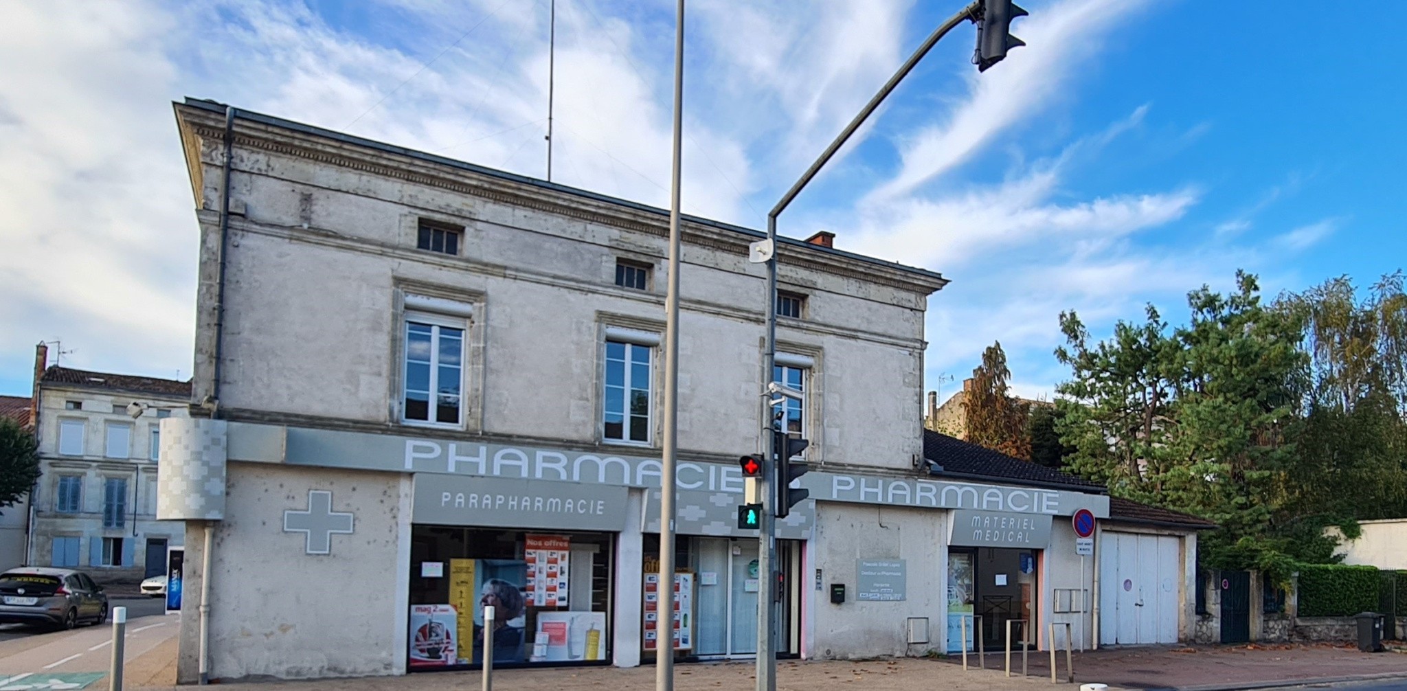 Location Bureau / Commerce à Sainte-Bazeille 0 pièce