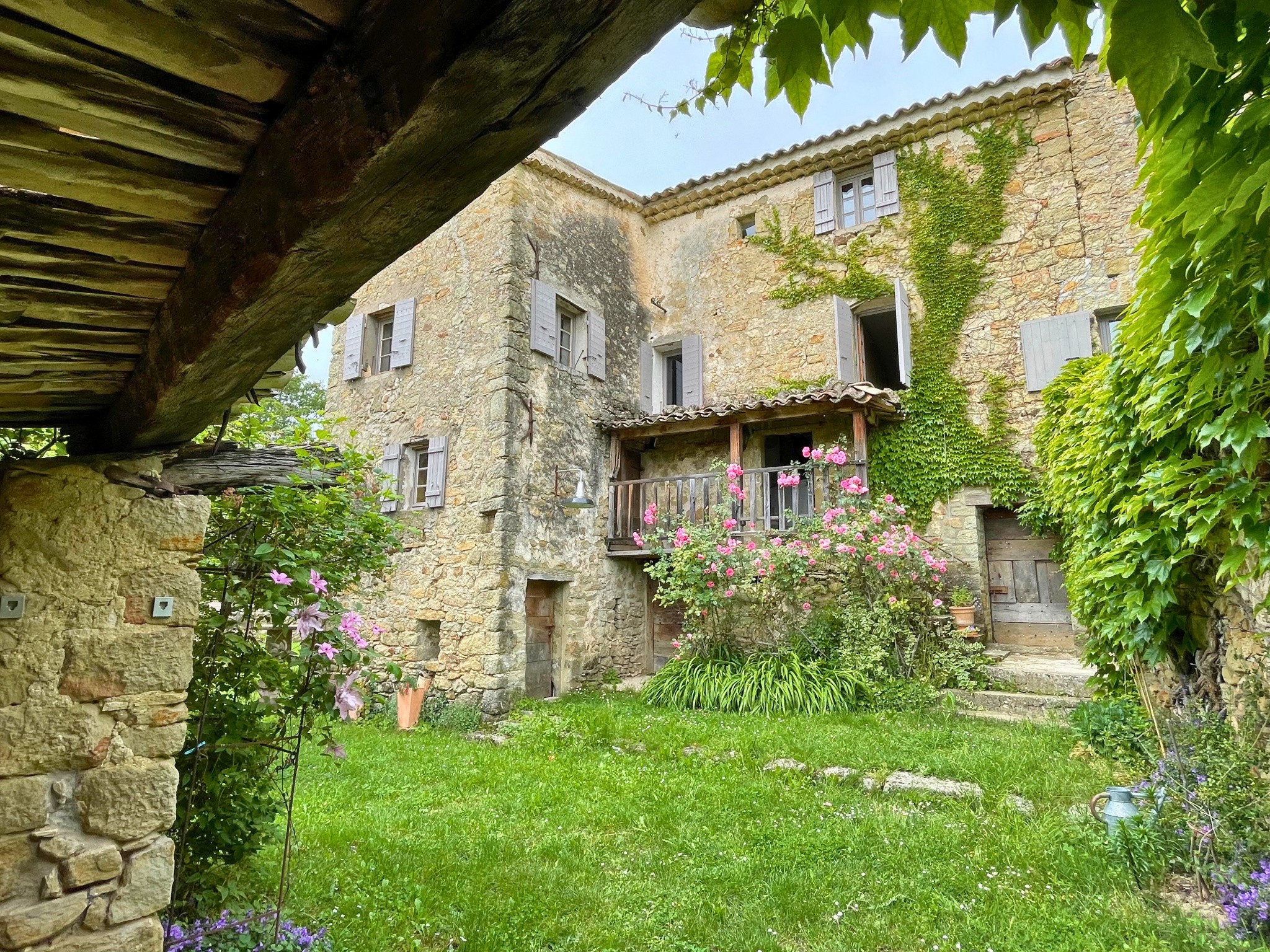 Vente Maison à Viens 12 pièces