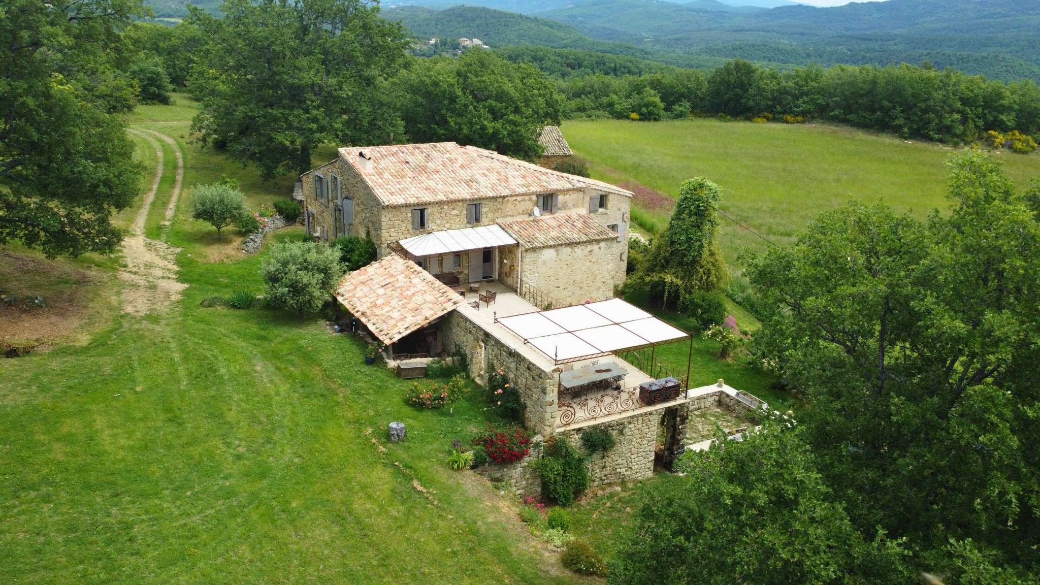 Vente Maison à Viens 12 pièces