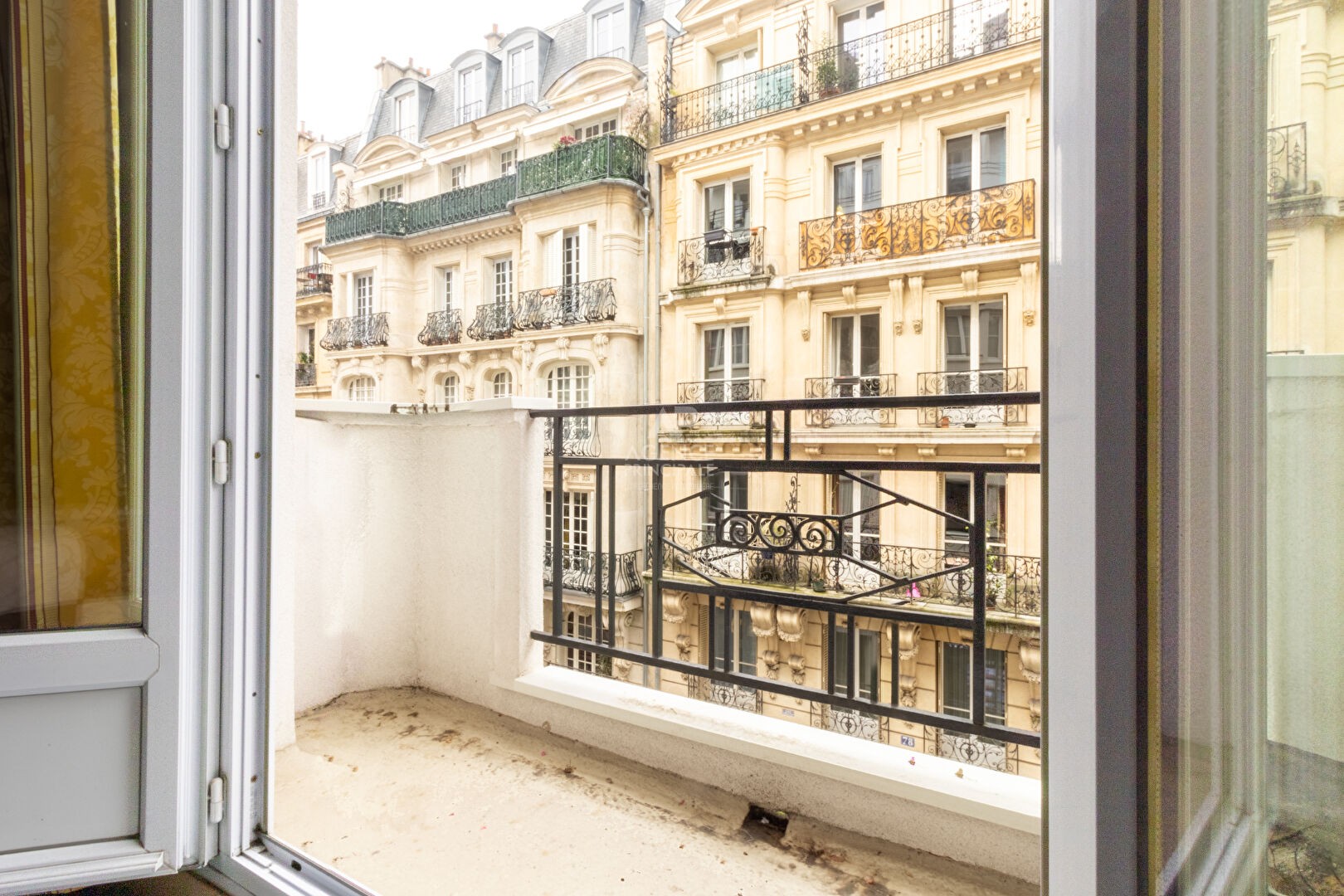 Vente Appartement à Paris Butte-Montmartre 18e arrondissement 3 pièces