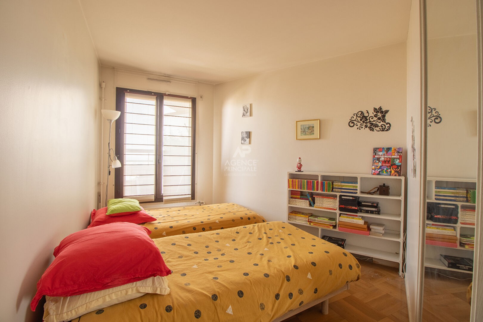 Vente Appartement à Paris Buttes-Chaumont 19e arrondissement 4 pièces