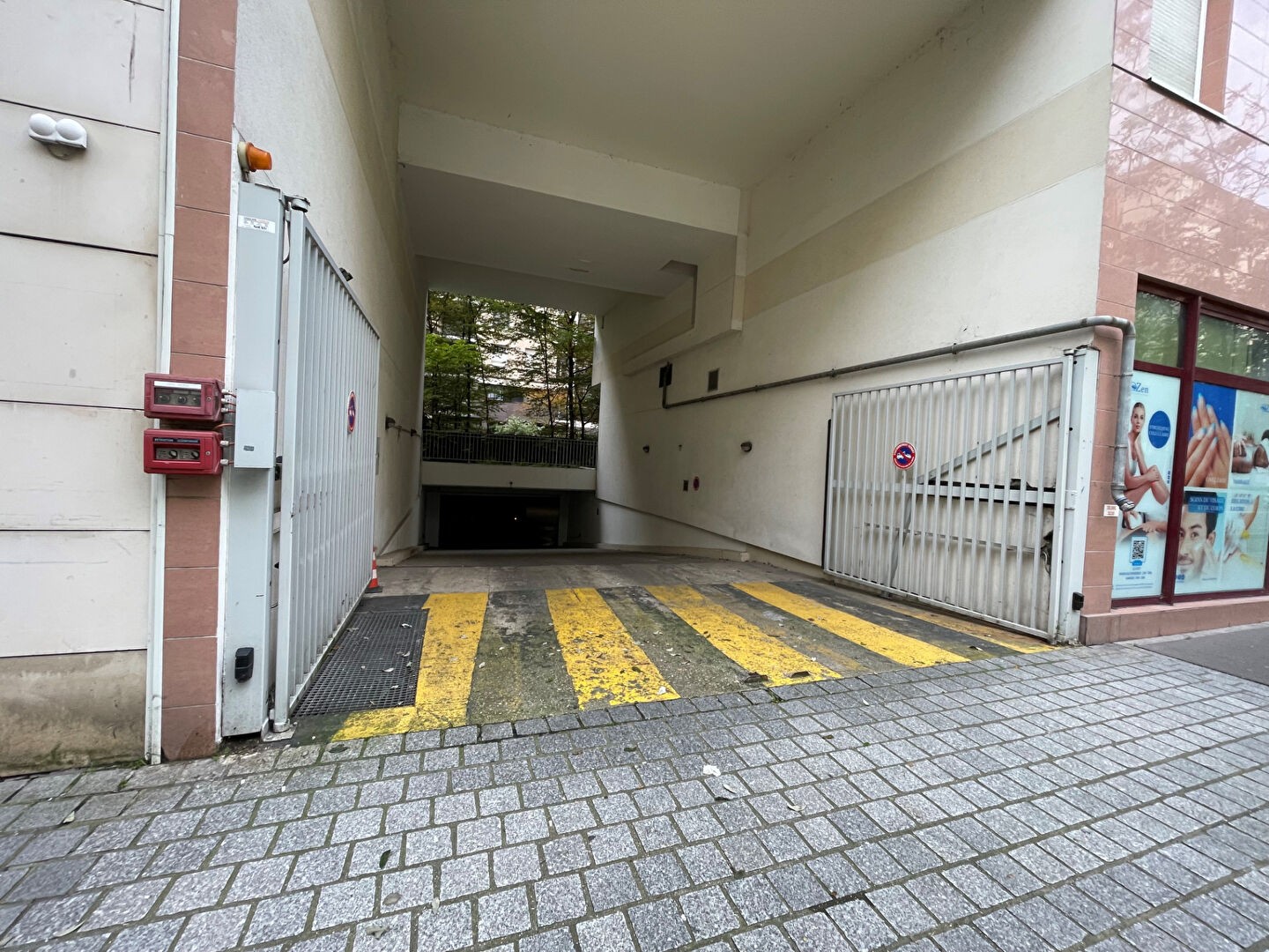 Vente Garage / Parking à Courbevoie 0 pièce