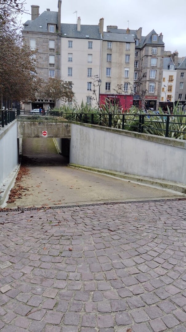 Location Garage / Parking à Saint-Malo 0 pièce