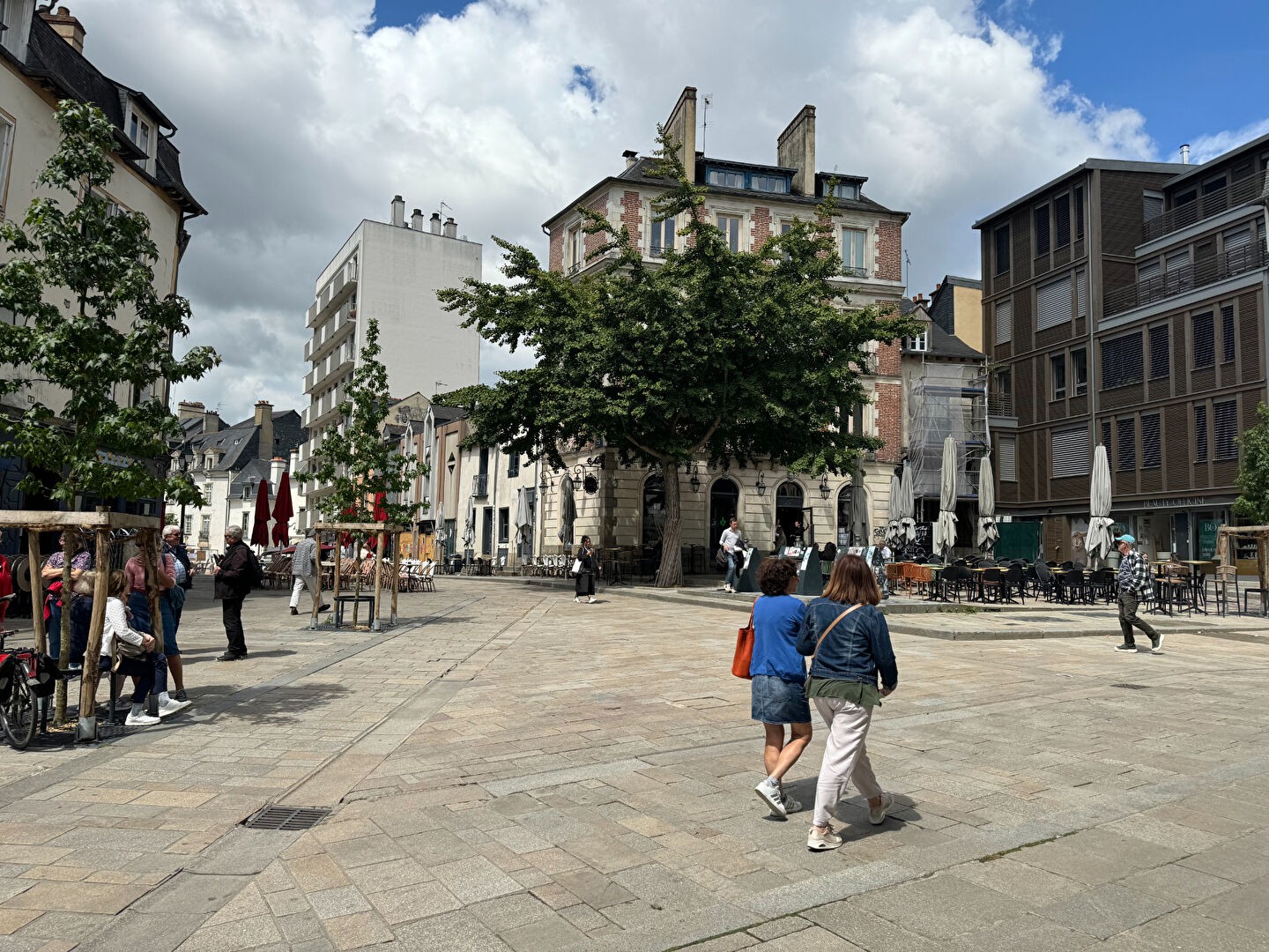 Location Garage / Parking à Rennes 8 pièces