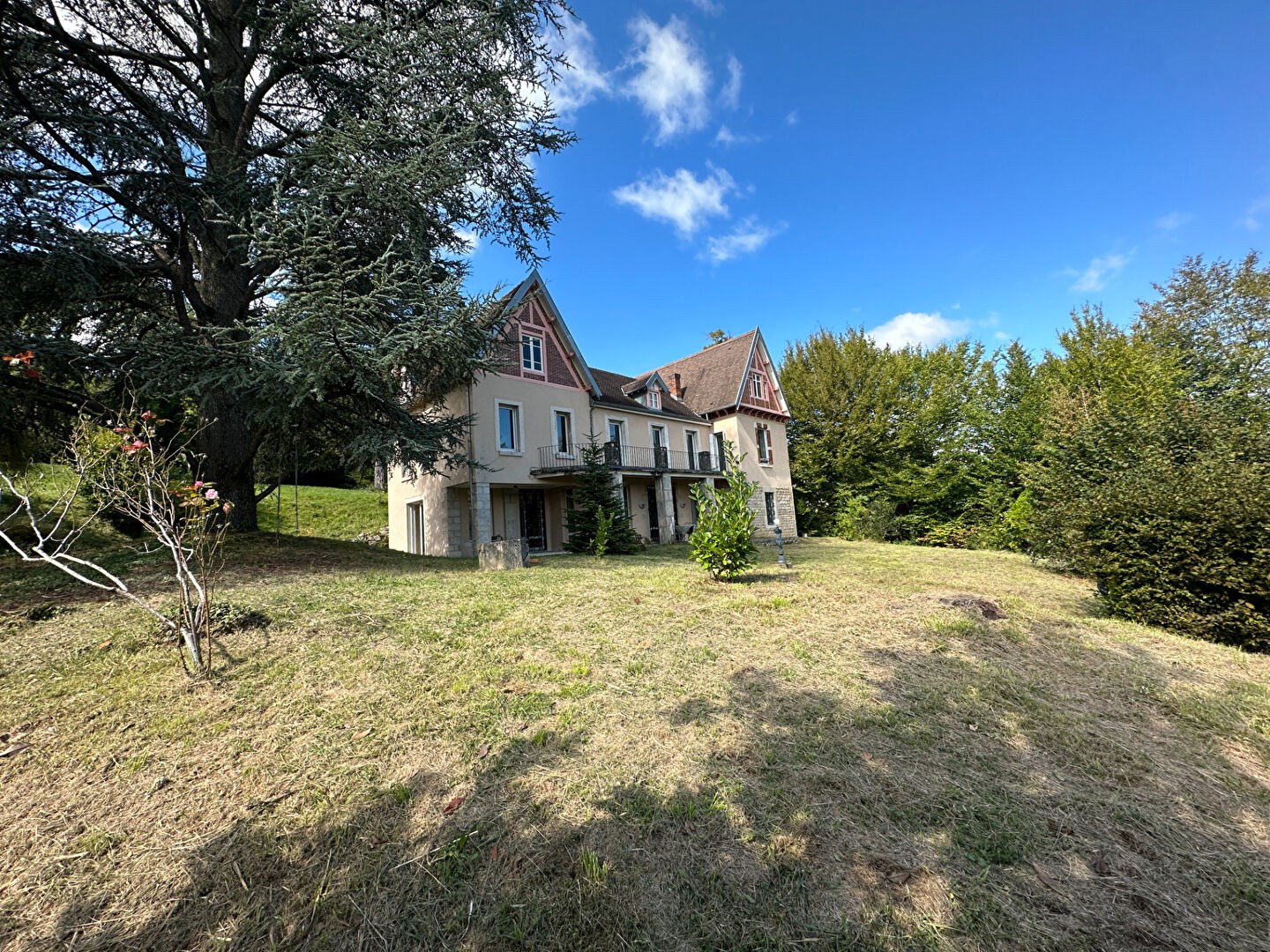 Vente Maison à Lons-le-Saunier 9 pièces