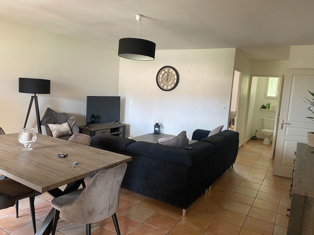 Location Appartement à Cabrières-d'Avignon 2 pièces