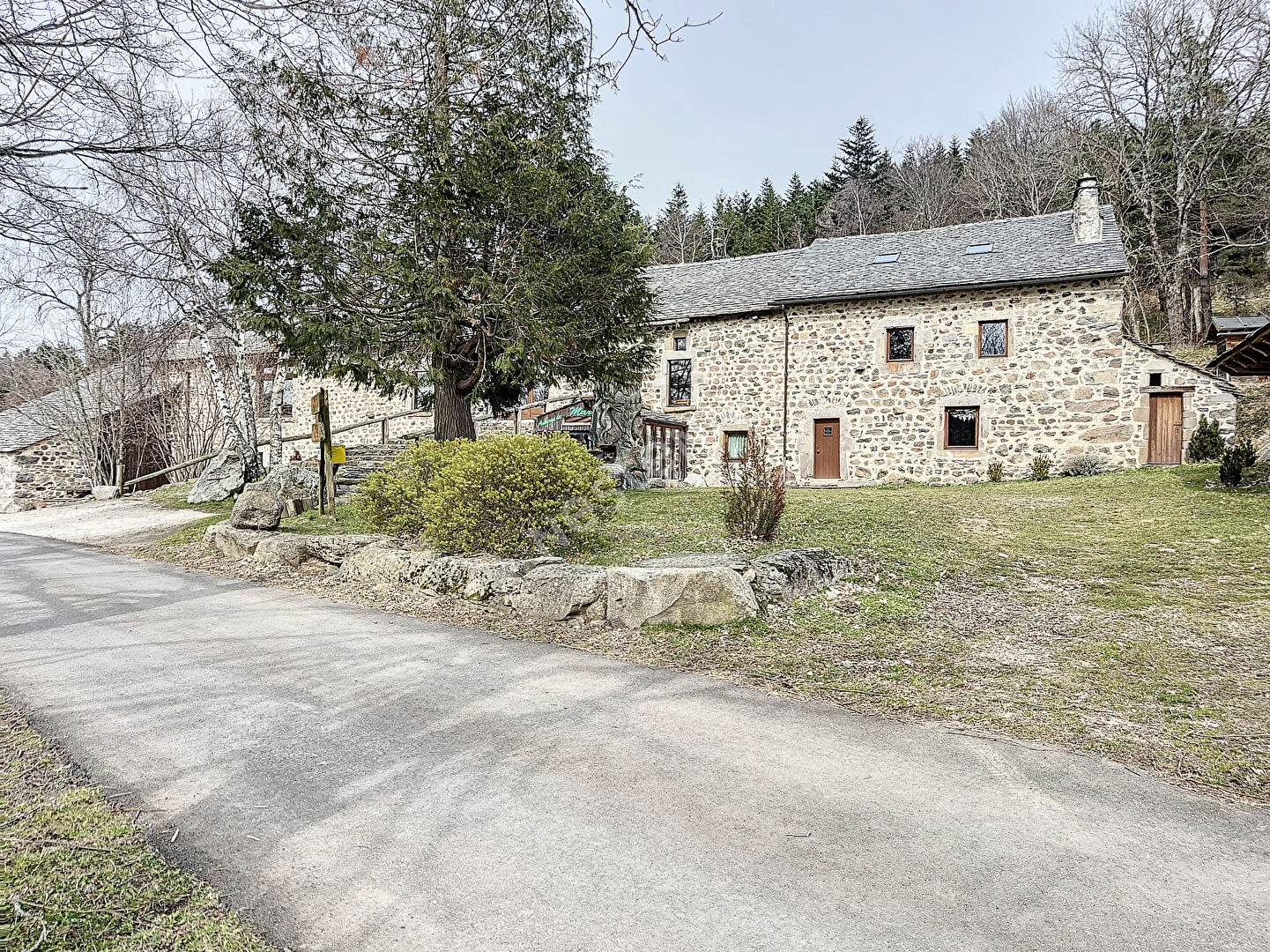 Vente Maison à Queyrières 12 pièces