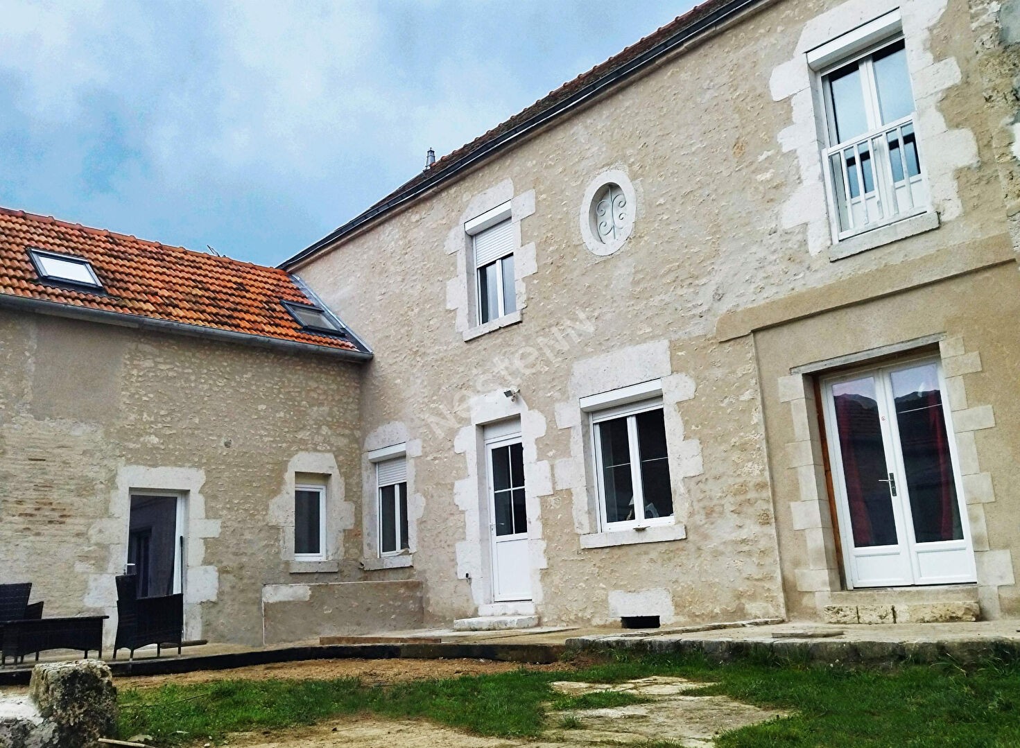 Vente Maison à la Chapelle-Saint-Martin-en-Plaine 30 pièces