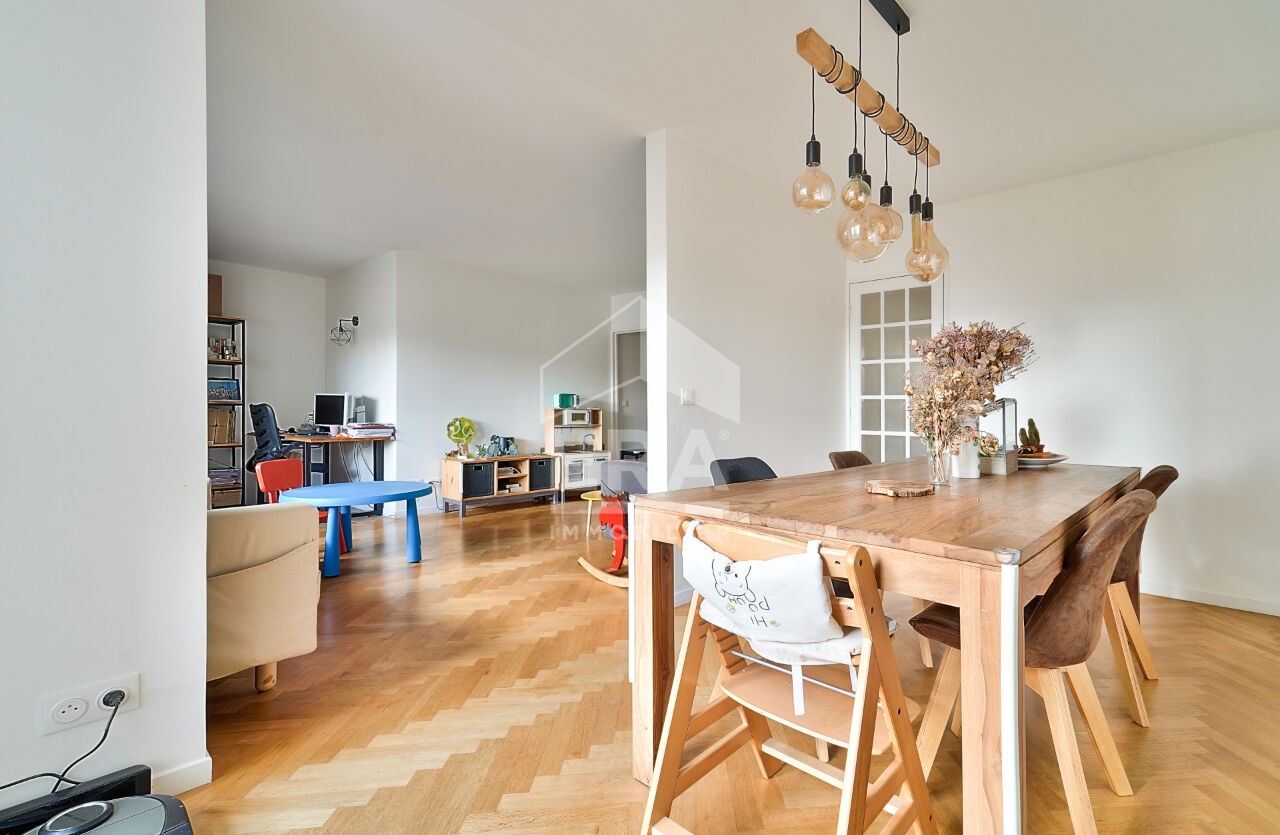 Vente Appartement à Paris Buttes-Chaumont 19e arrondissement 4 pièces