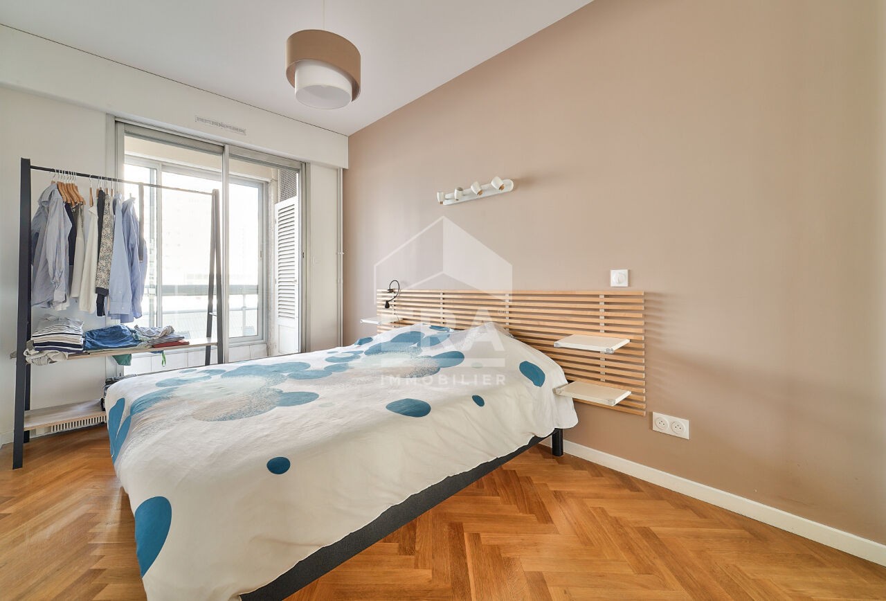 Vente Appartement à Paris Buttes-Chaumont 19e arrondissement 4 pièces