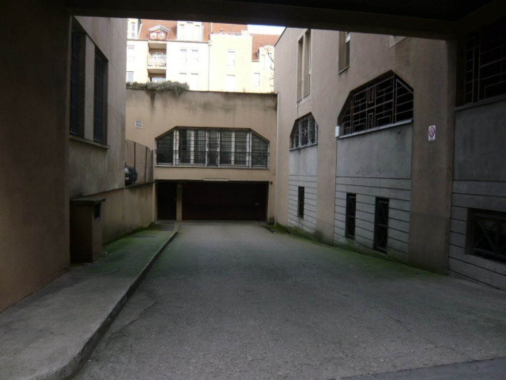 Location Garage / Parking à Metz 0 pièce