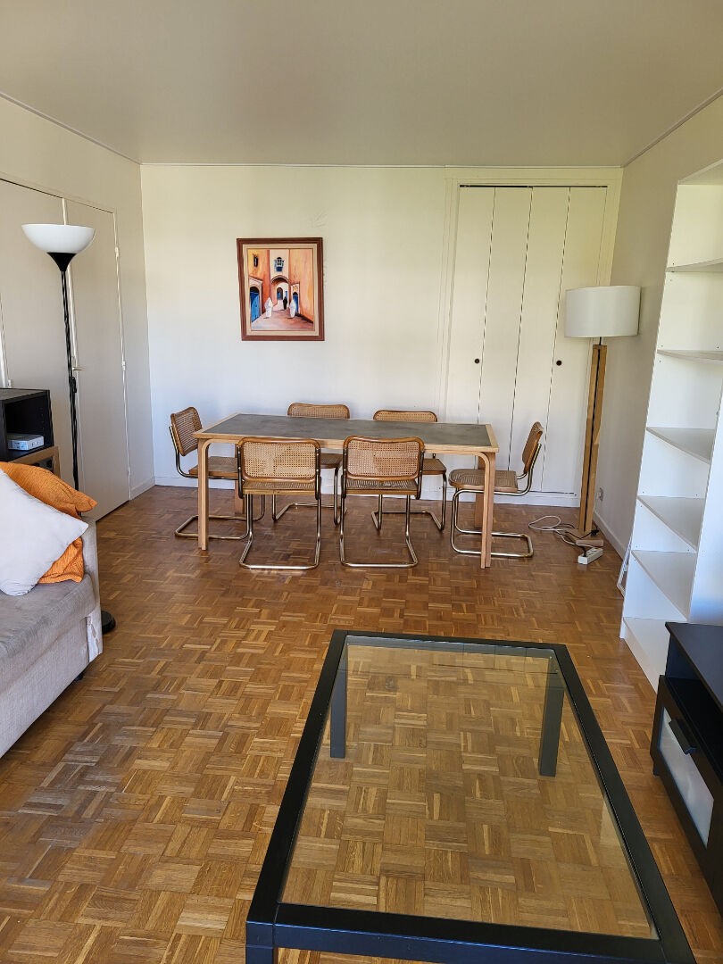 Location Appartement à Paris Entrepôt 10e arrondissement 2 pièces